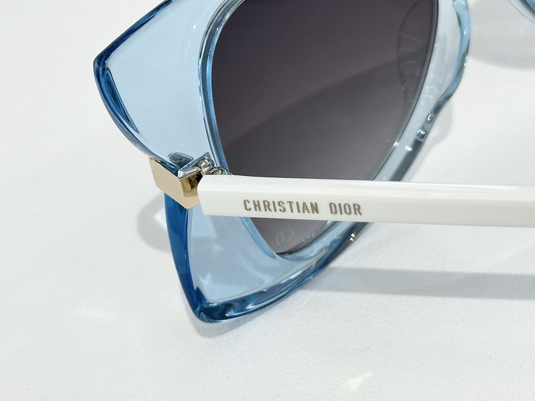Dior Butterfly Oversized Sunglasses – Luxury Cat-Eye Eyewear