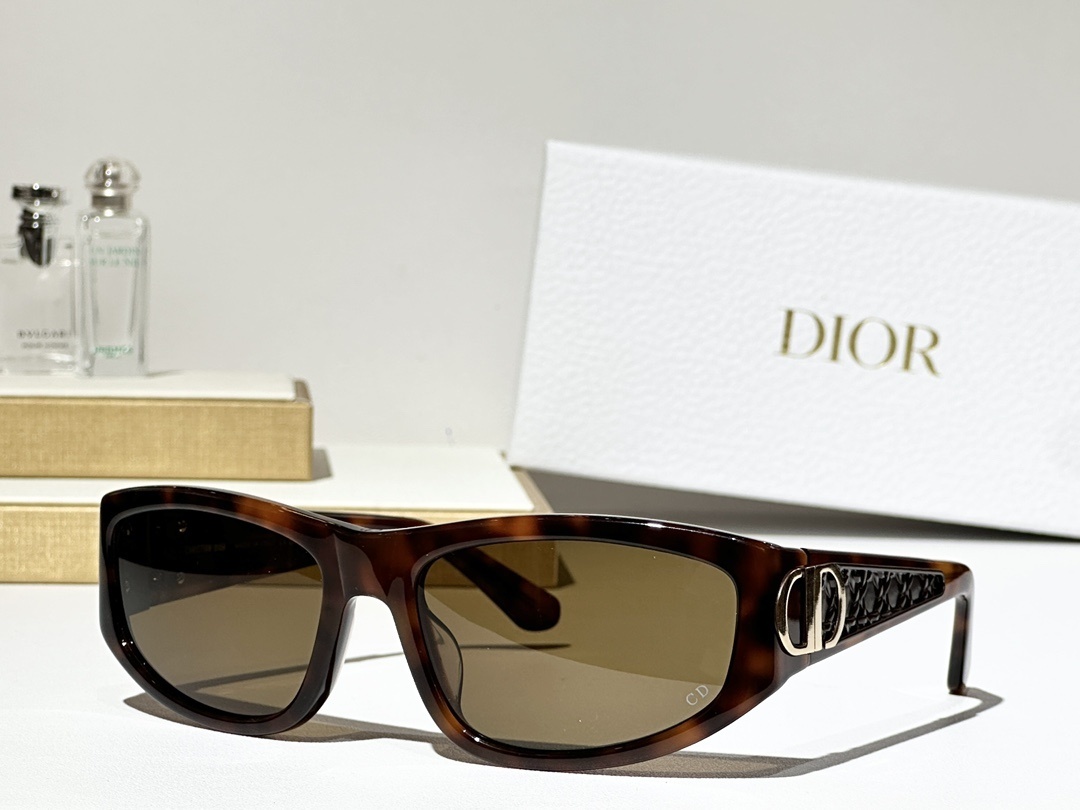 Dior Luxury Tortoise Shell Rectangular Sunglasses for Women