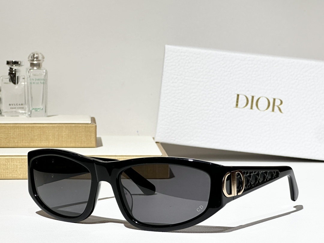 Dior Luxury Tortoise Shell Rectangular Sunglasses for Women