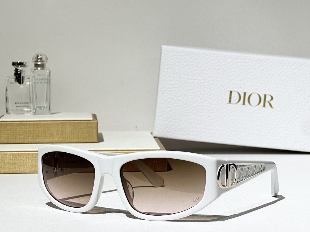 Dior Luxury Tortoise Shell Rectangular Sunglasses for Women