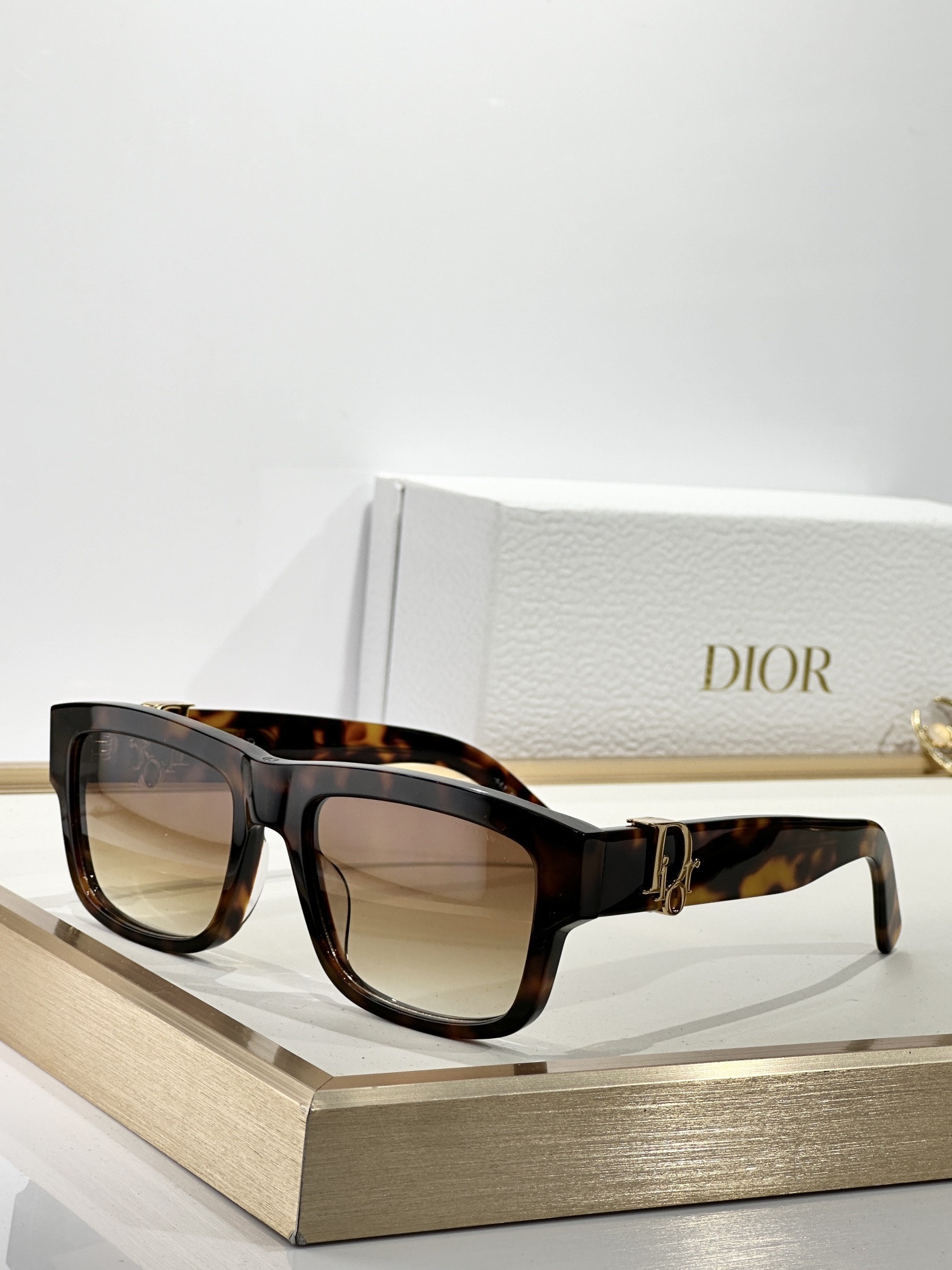 gold Dior Tortoise Rectangular Sunglasses – Dior Tortoise Rectangular