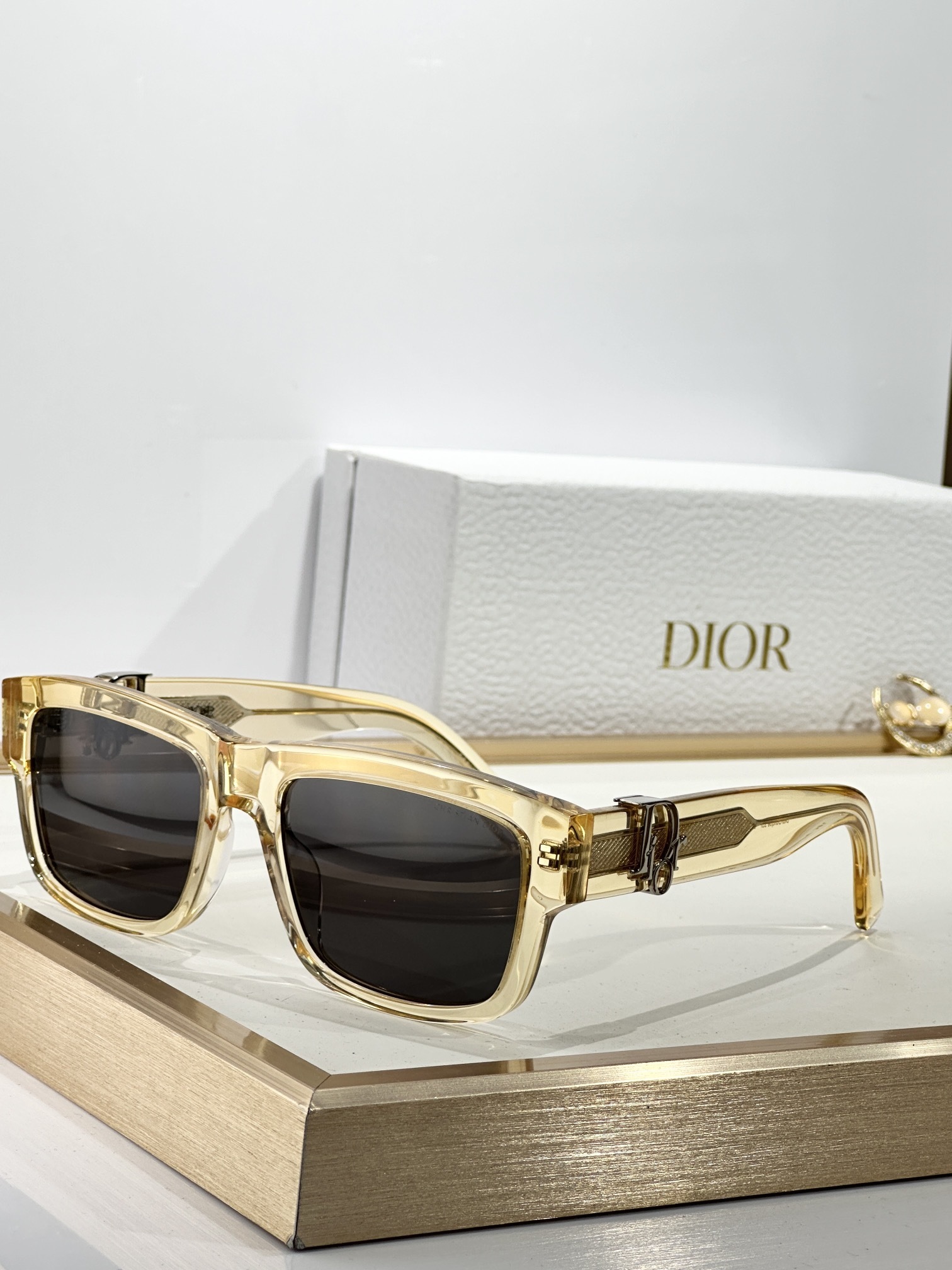 Dior Luxury Rectangular Sunglasses – Iconic CD Logo Collection