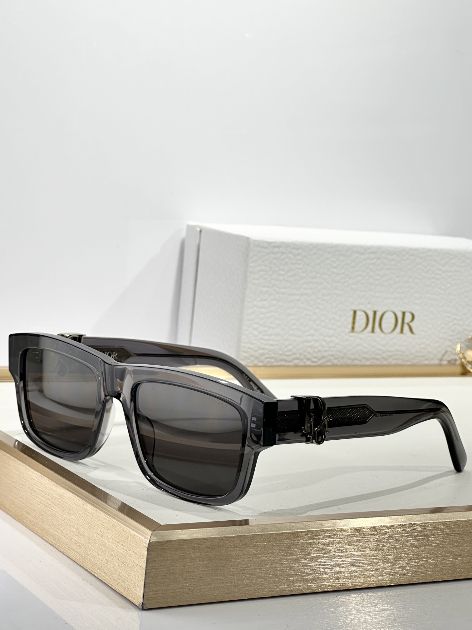 Dior Luxury Rectangular Sunglasses – Iconic CD Logo Collection