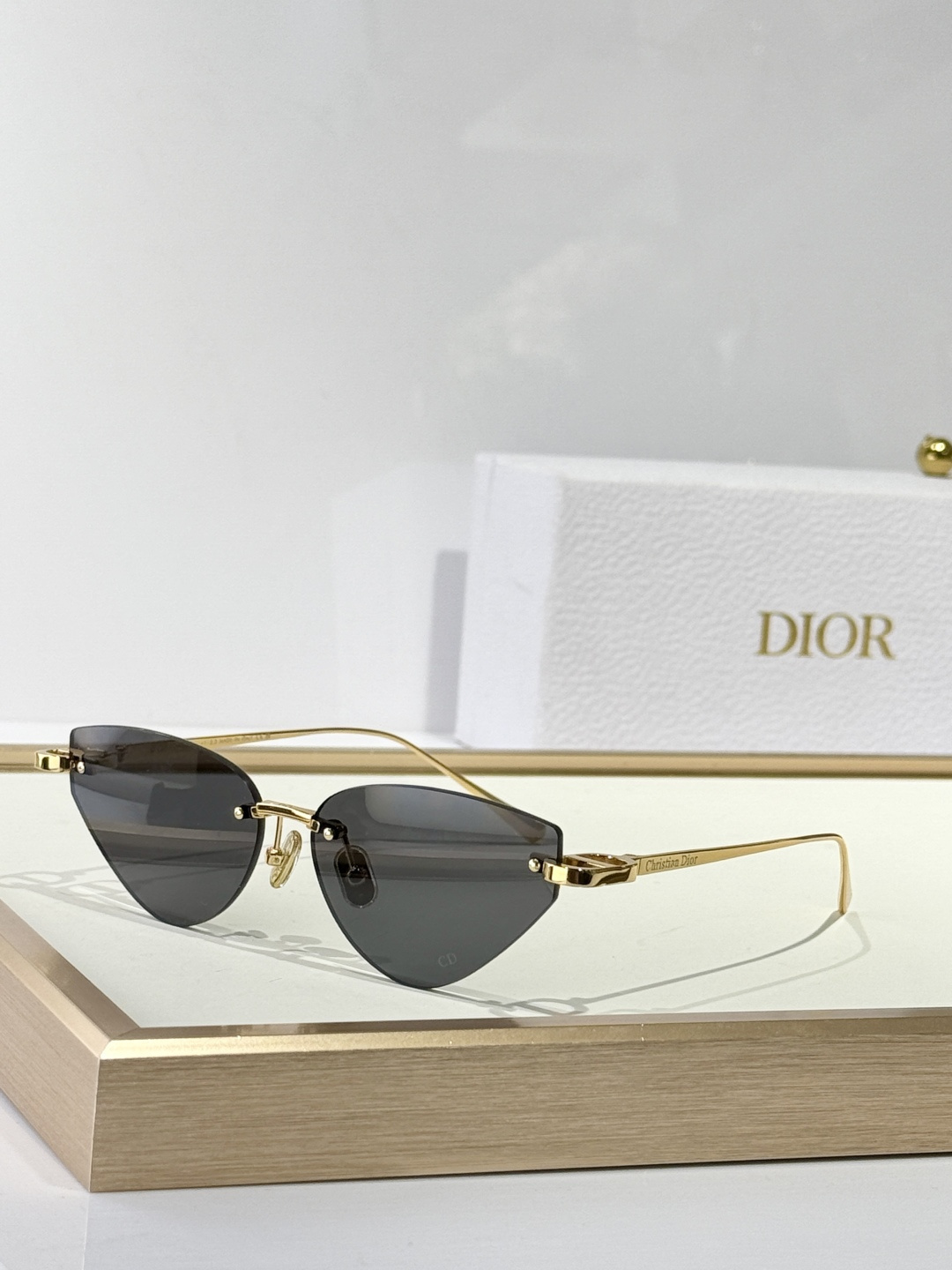 Christian Dior Rimless Cat-Eye Luxury Sunglasses – Gold