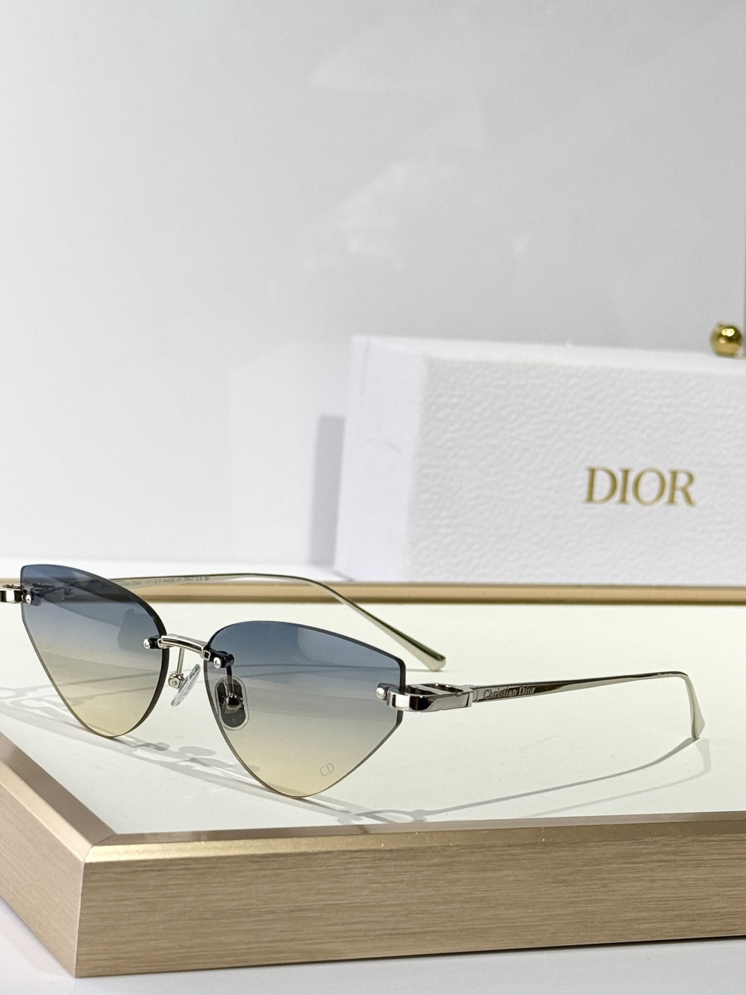 Christian Dior Rimless Cat-Eye Luxury Sunglasses – Gold