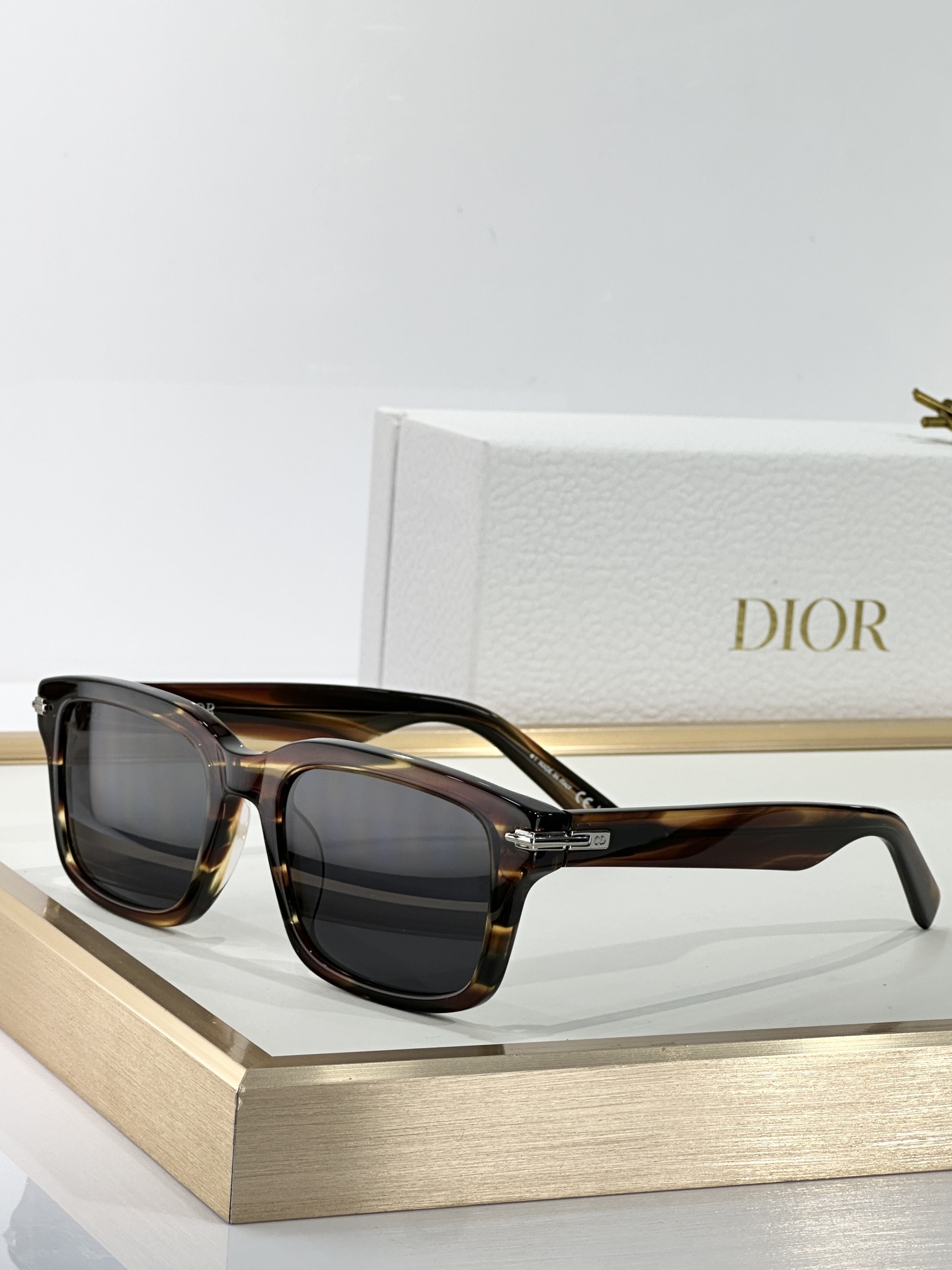 DiorBlackSuit S16I Brown Horn-Effect Rectangular Sunglasses