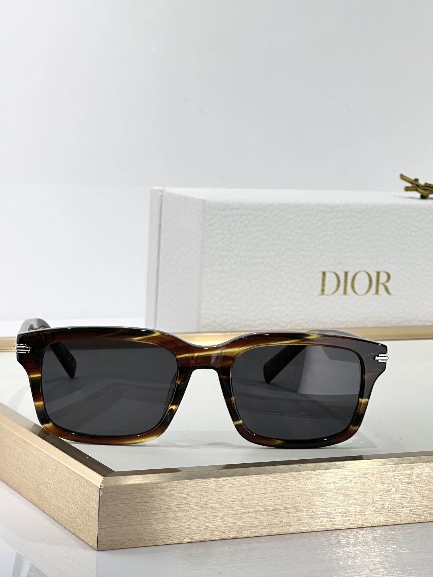 DiorBlackSuit S16I Brown Horn-Effect Rectangular Sunglasses