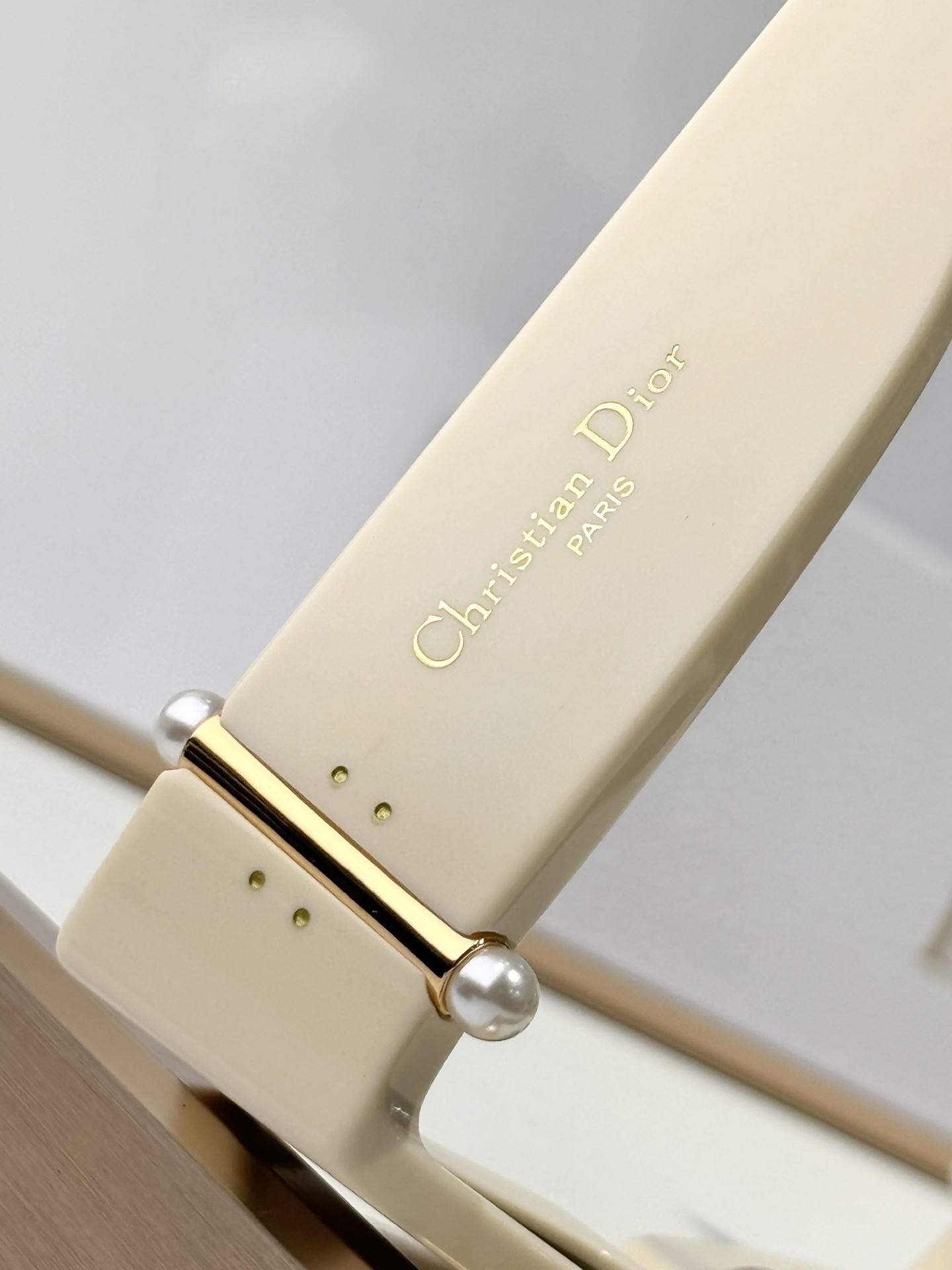 Dior Cat-Eye Sunglasses with Pearl Accents – Luxury Eyewear