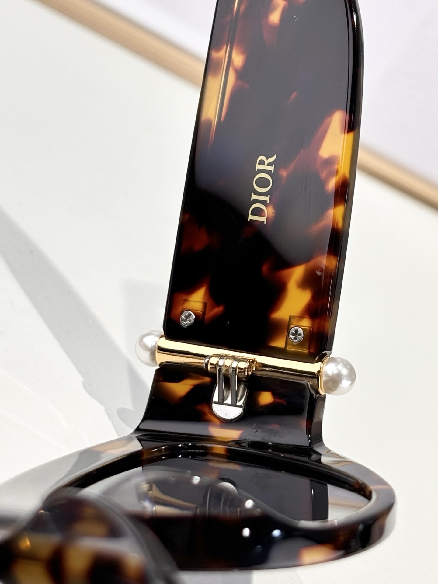 Dior Cat-Eye Sunglasses with Pearl Accents – Luxury Eyewear