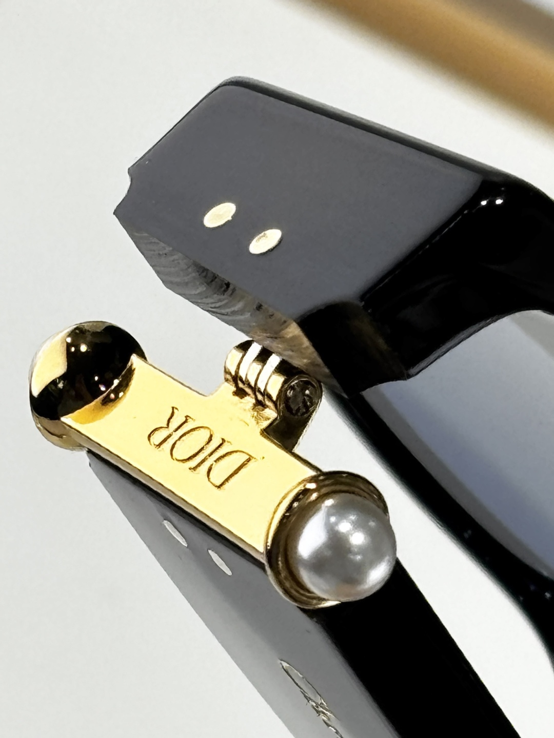 Dior Cat-Eye Sunglasses with Pearl Accents – Luxury Eyewear