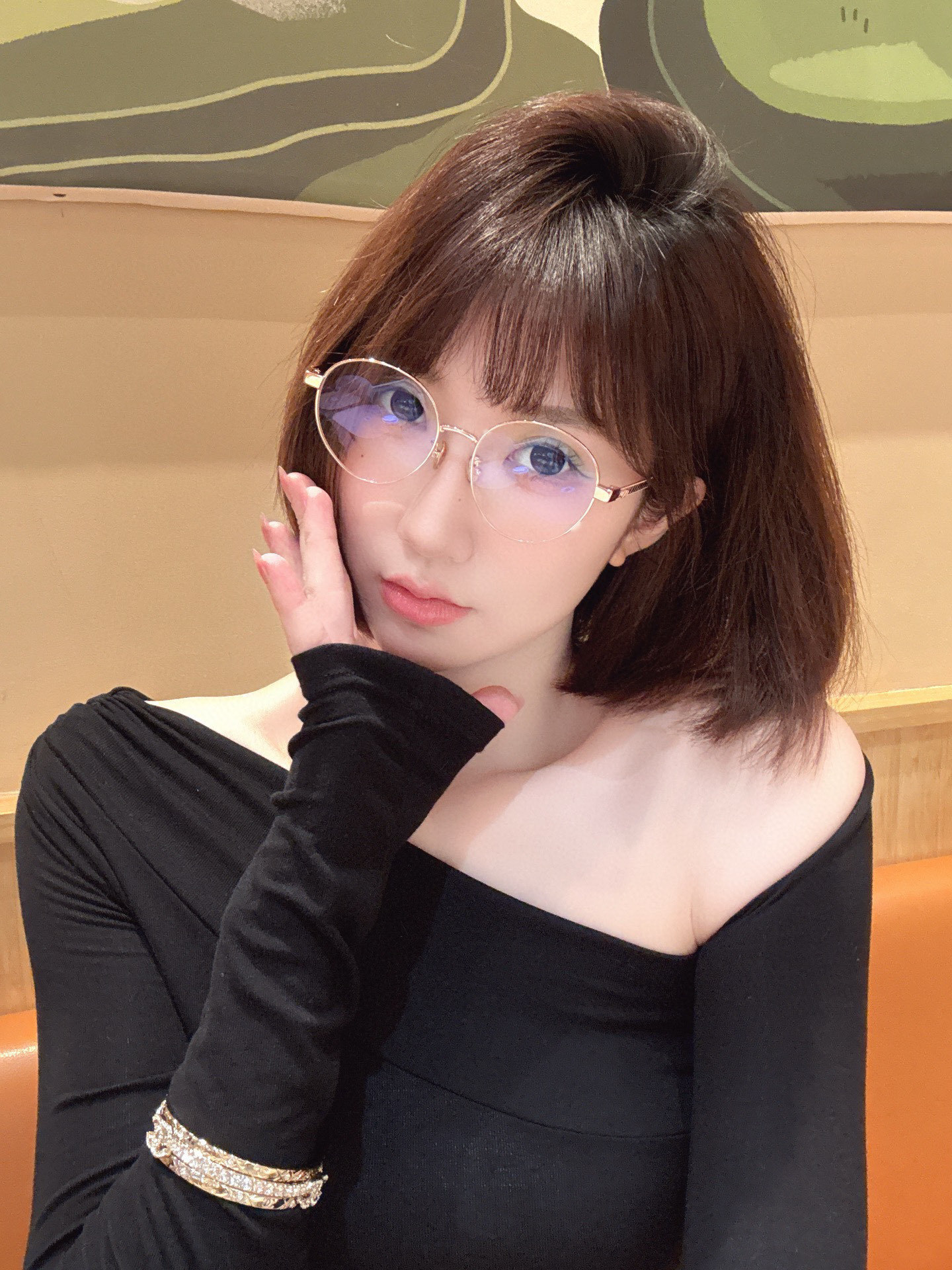 Vintage Round Metal Frame Sunglasses with Gradient Lenses