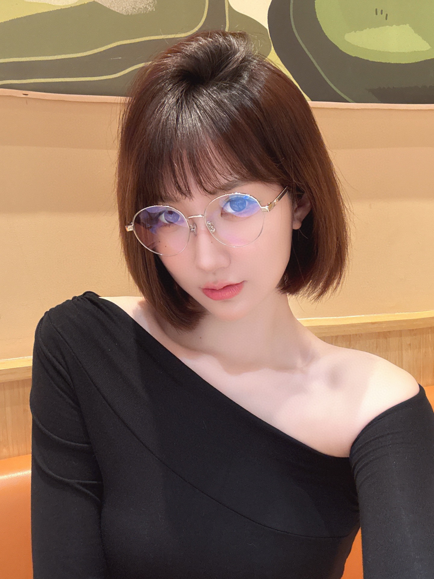 Vintage Round Metal Frame Sunglasses with Gradient Lenses