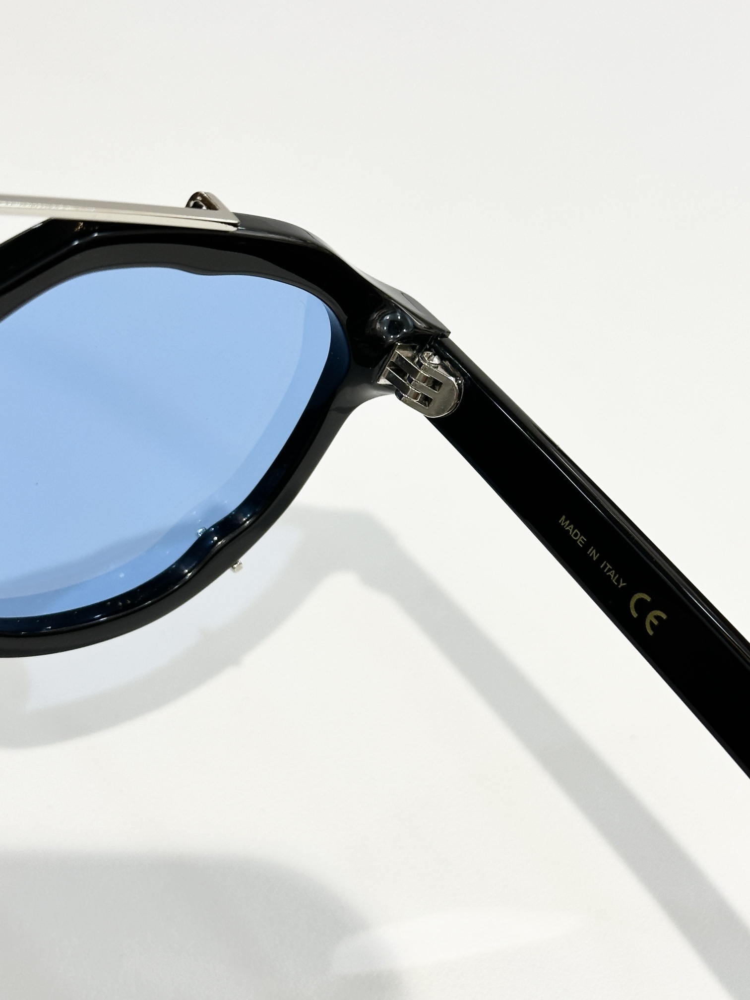 Dior Geometric Designer Sunglasses – Premium Unisex Eyewear