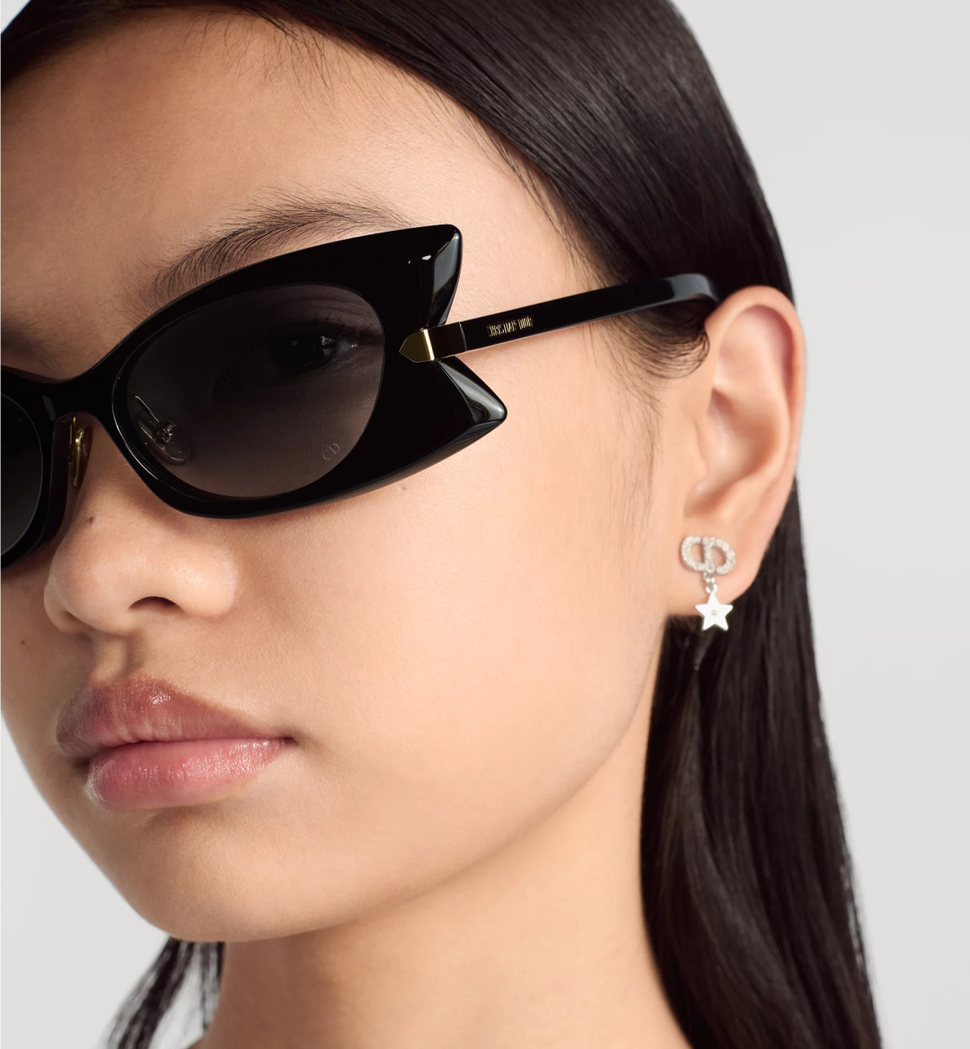 gold accents Dior Black Cat-Eye Sunglasses – Dior Black Cat-Eye