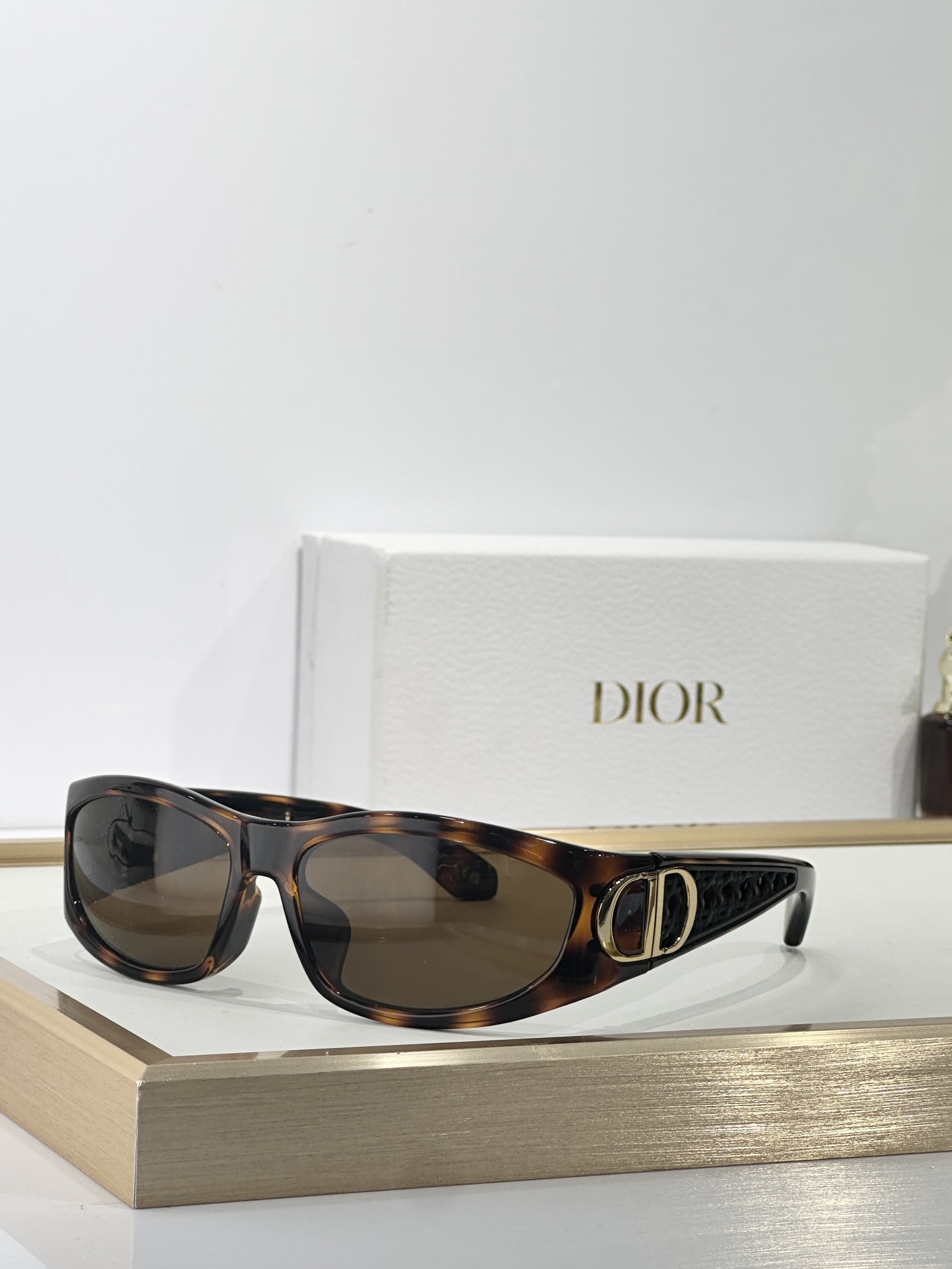 Dior CD Signature Oversized Sunglasses – Luxury Designer Eyewear