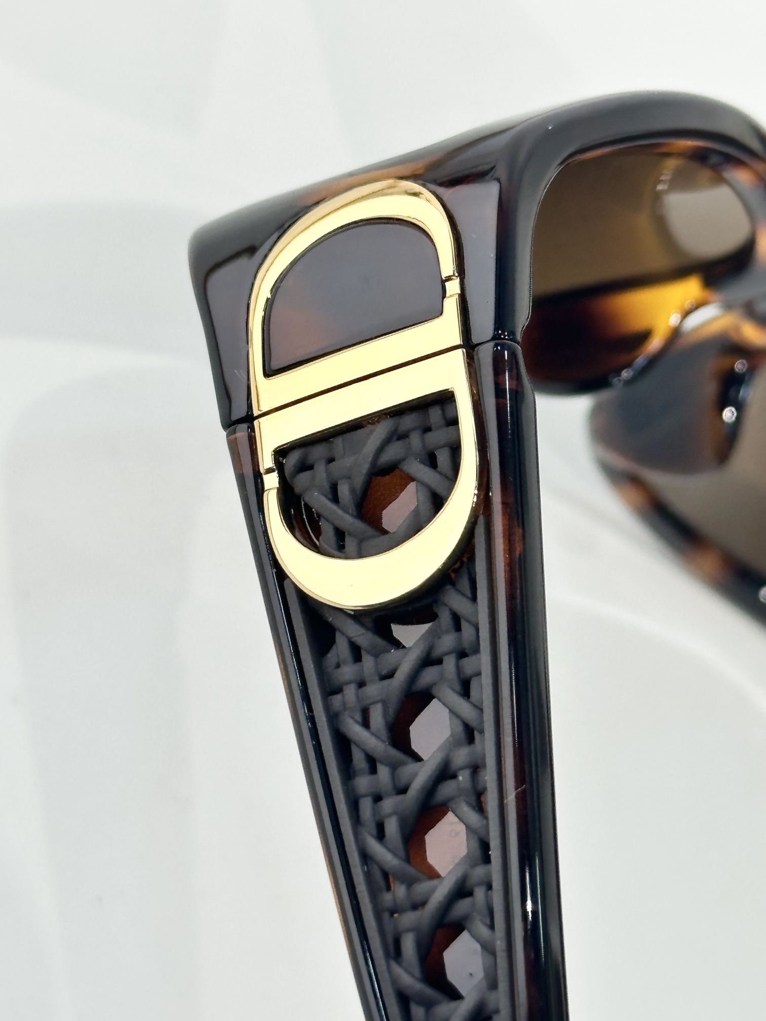 Dior CD Signature Oversized Sunglasses – Luxury Designer Eyewear