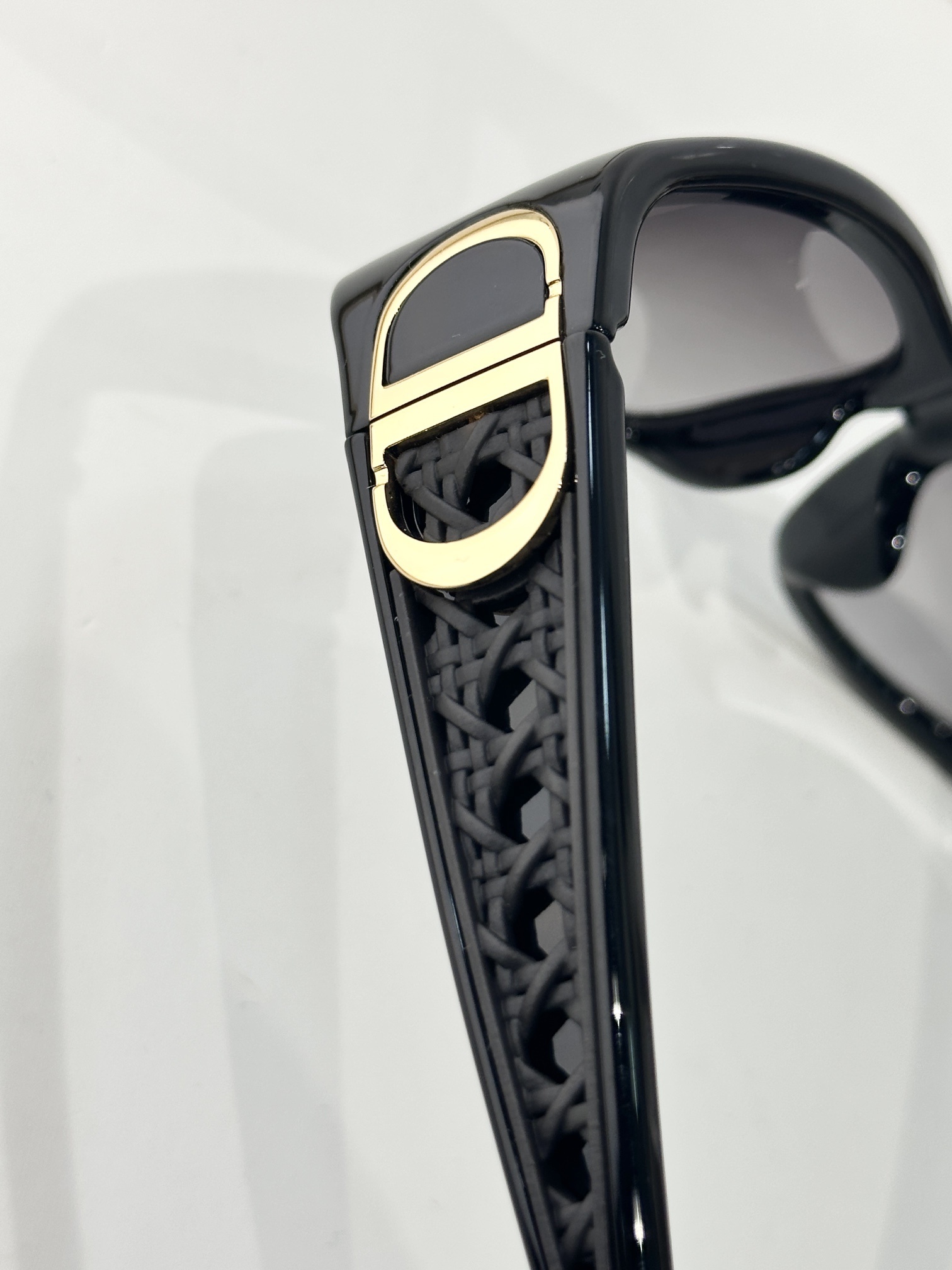 Dior CD Signature Oversized Sunglasses – Luxury Designer Eyewear