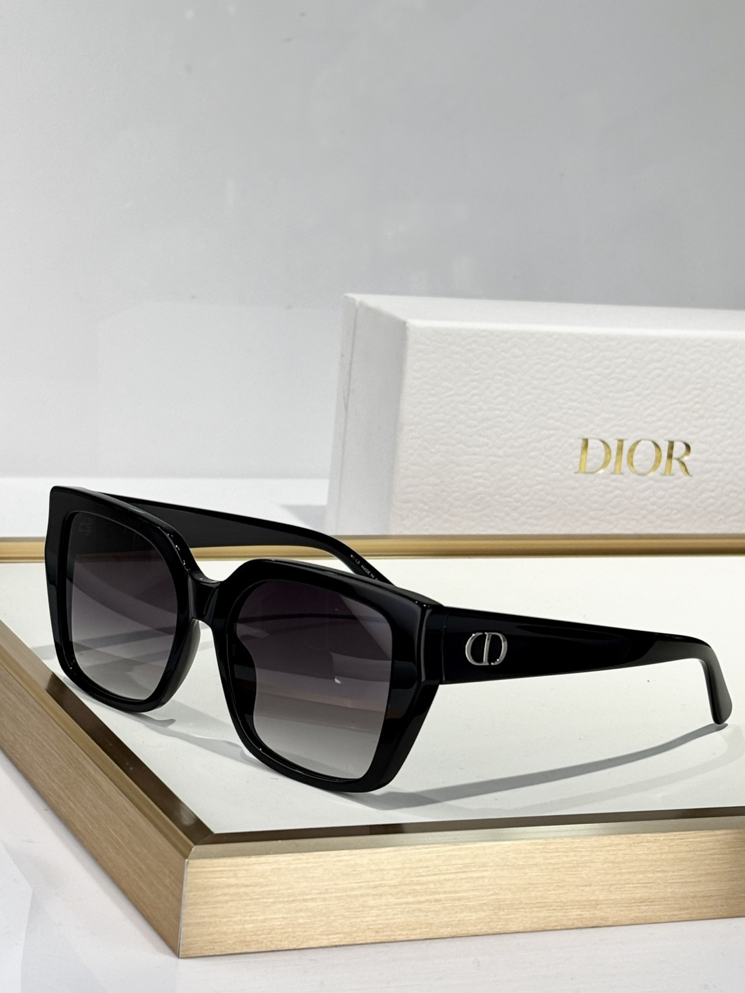 square cd Dior Black Acetate Sunglasses – Dior Black Acetate Square