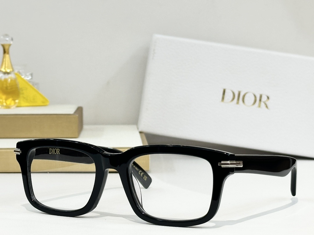 Dior Luxury Square Sunglasses – Iconic Oblique Design