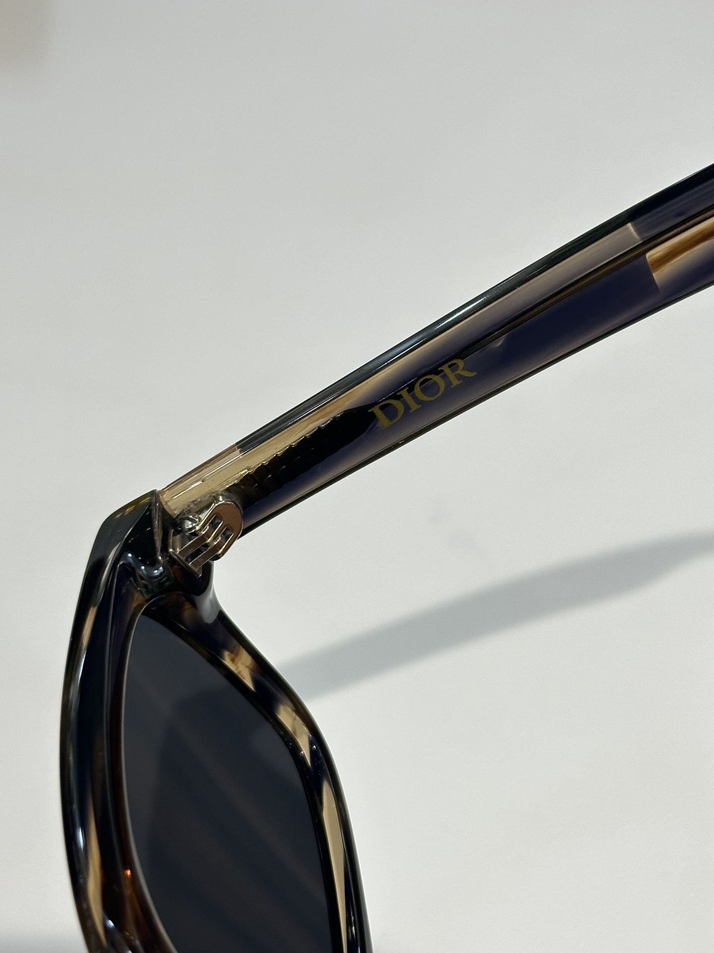Dior Luxury Square Sunglasses – Iconic Oblique Design