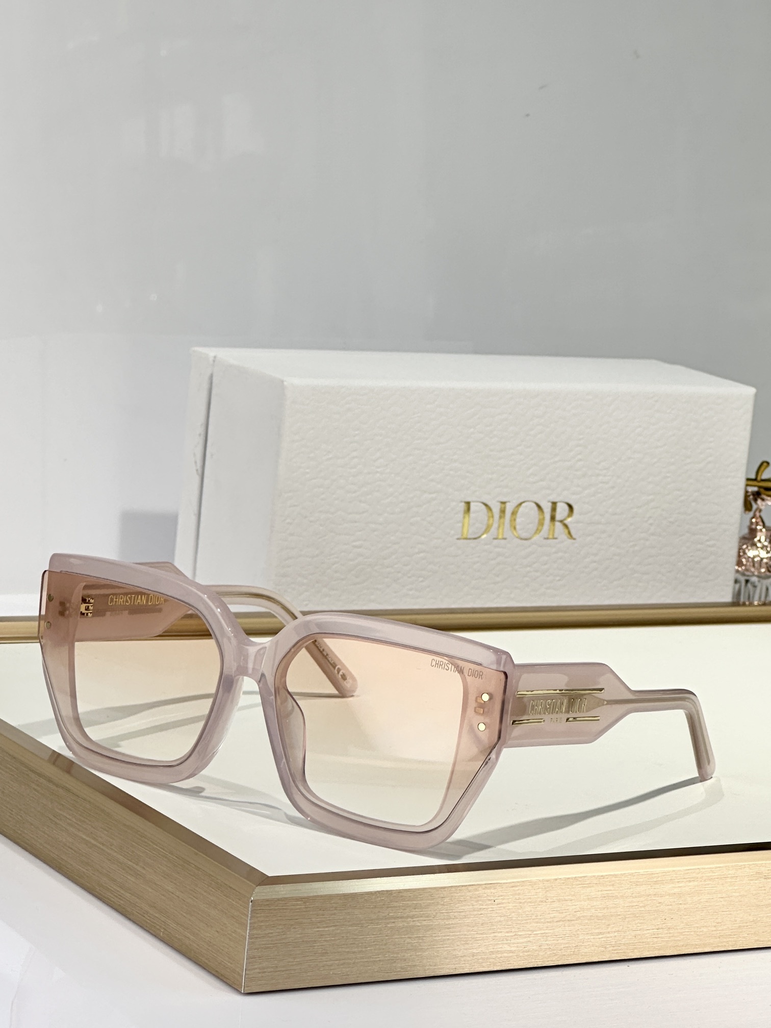 DiorSignature S14I Transparent Pink Square Sunglasses
