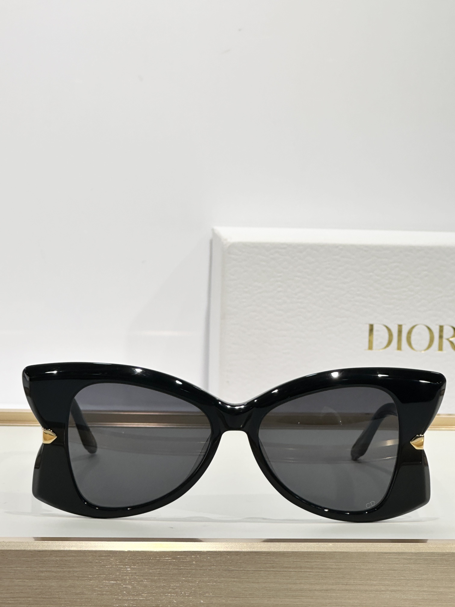 DiorButterfly S1I Black Butterfly Sunglasses – Luxury Eyewear