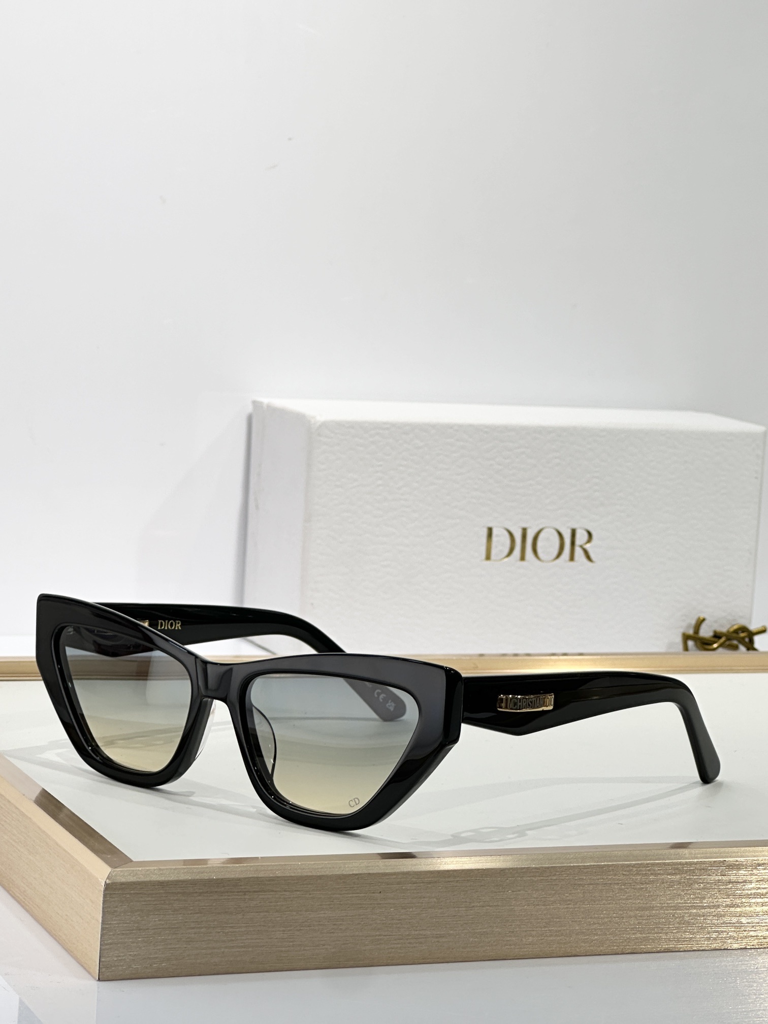 Dior Cat-Eye Sunglasses – Luxury Designer Eyewear for Women
