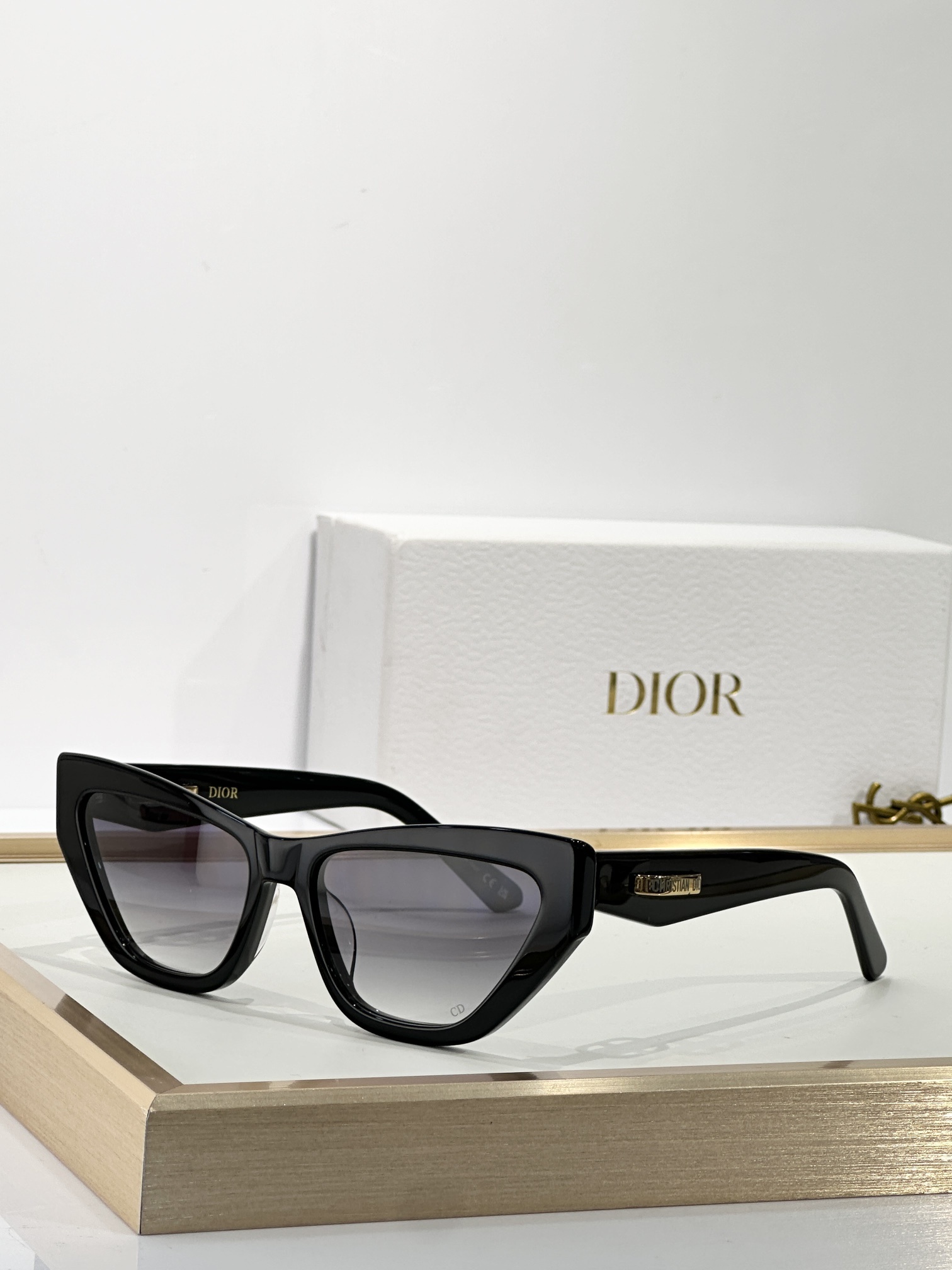 Dior Cat-Eye Sunglasses – Luxury Designer Eyewear for Women