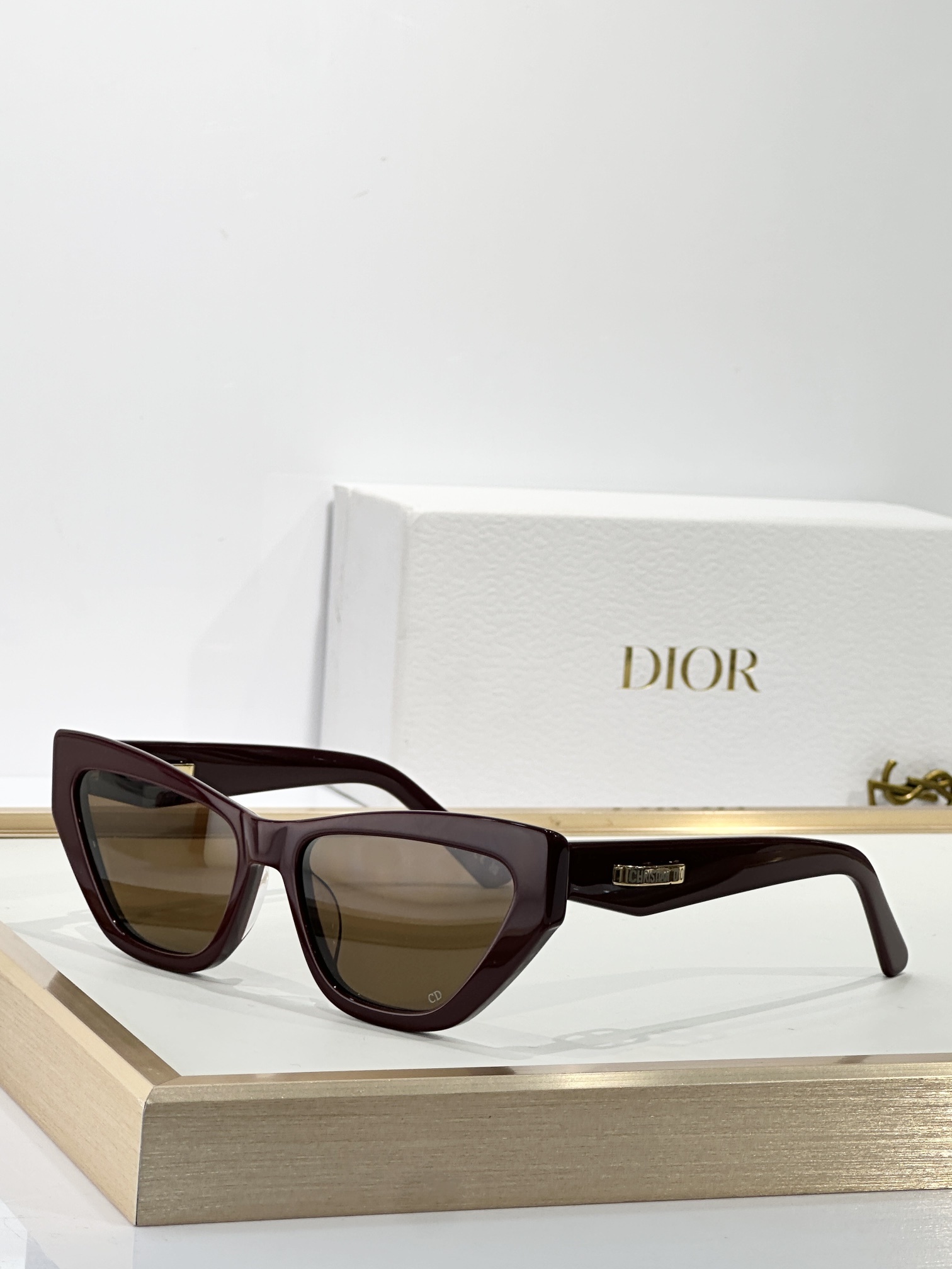Dior Cat-Eye Sunglasses – Luxury Designer Eyewear for Women