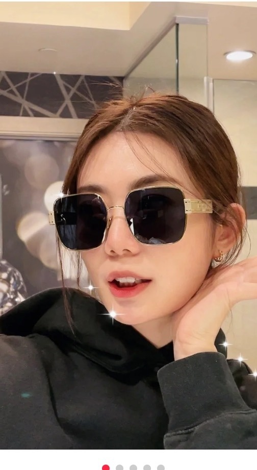 Gucci Square Frame Gold Sunglasses – Gradient Lens