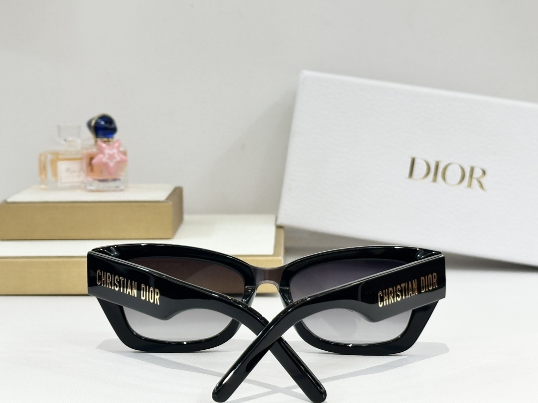 Luxury Dior Star Studded Butterfly Sunglasses for Women