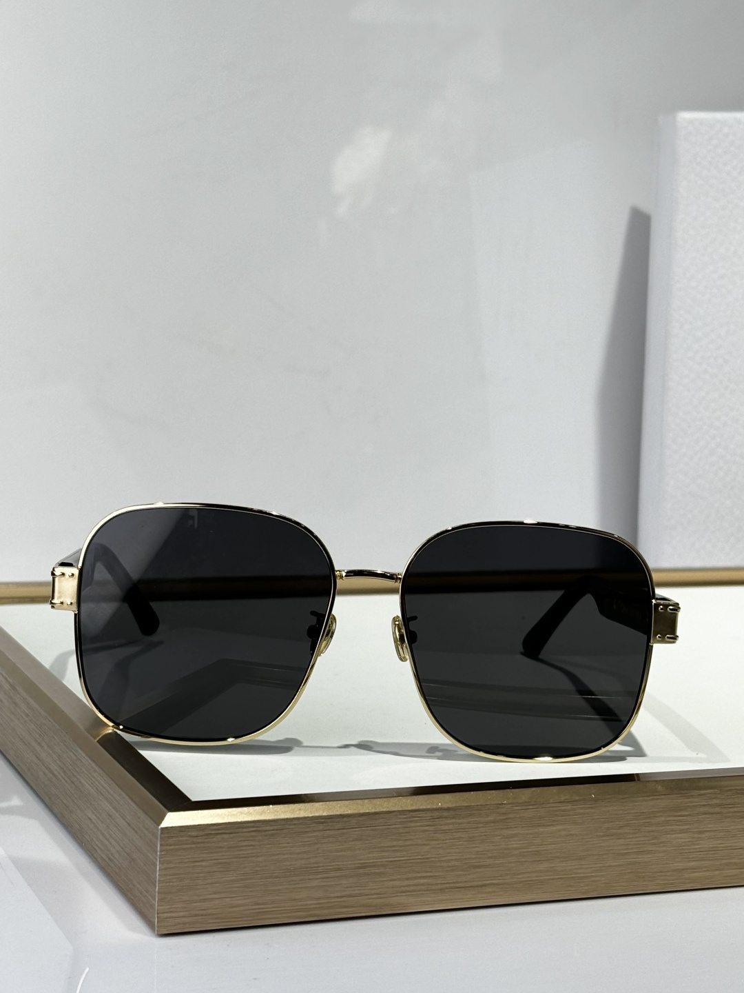 Luxury Dior Oversized Square Sunglasses – Premium Metal Frame