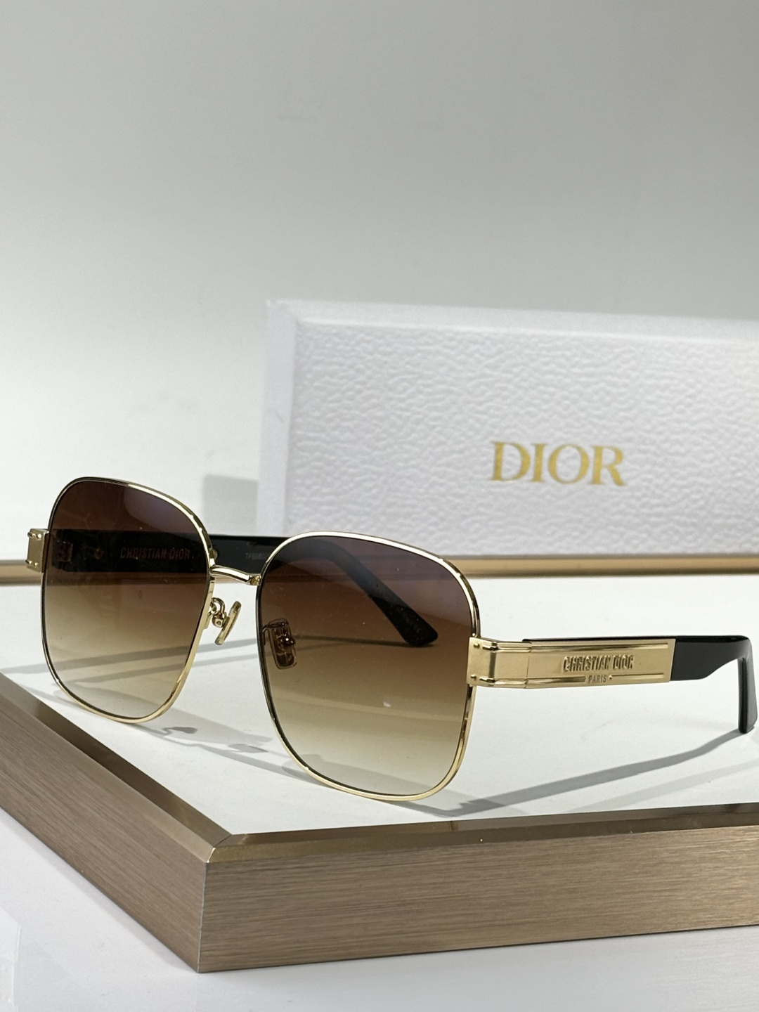 Christian Dior Signature Square Sunglasses – Gold Frame Luxury