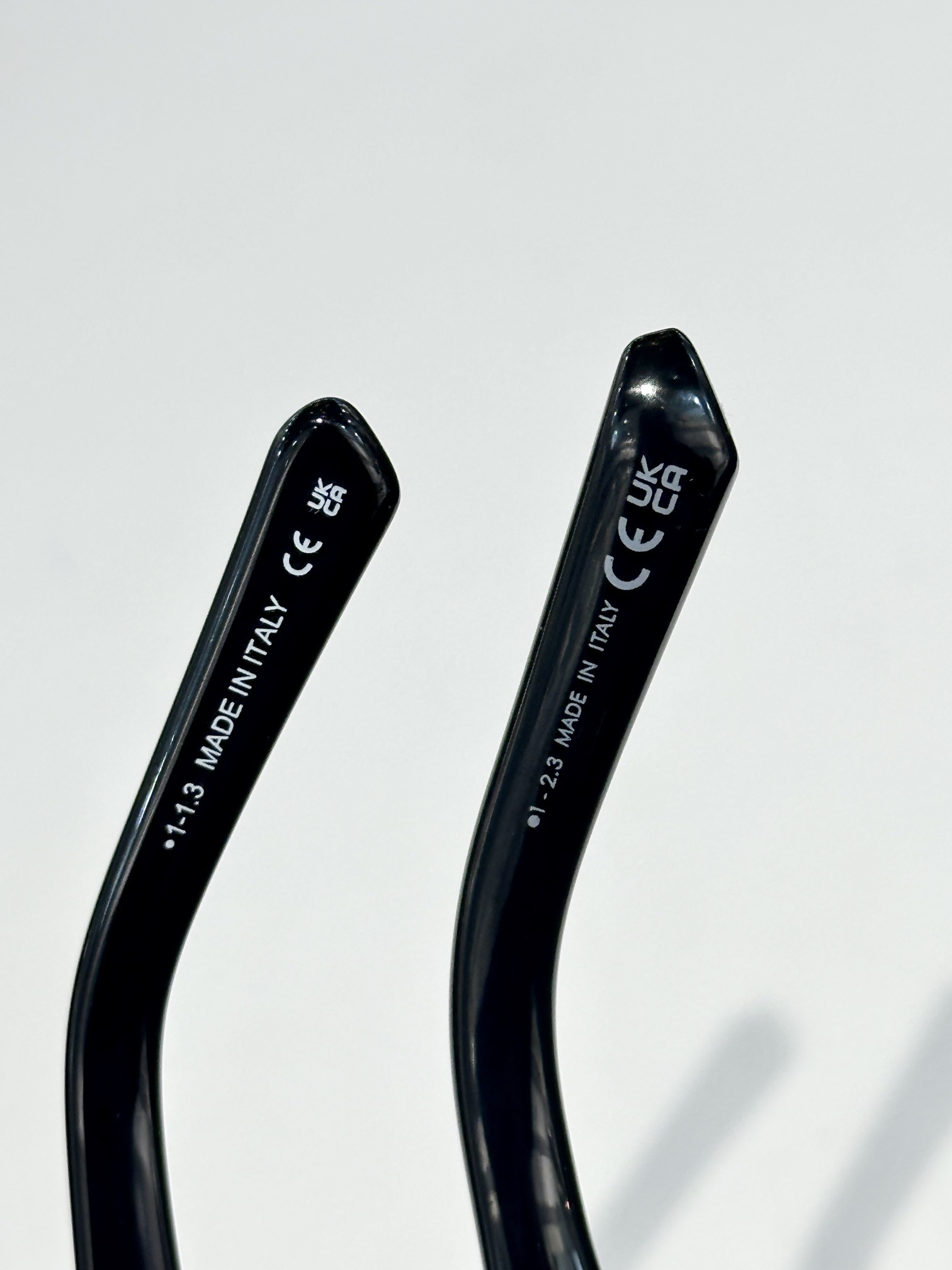 Dior CD Signature Oval Sunglasses – Luxury Designer Eyewear