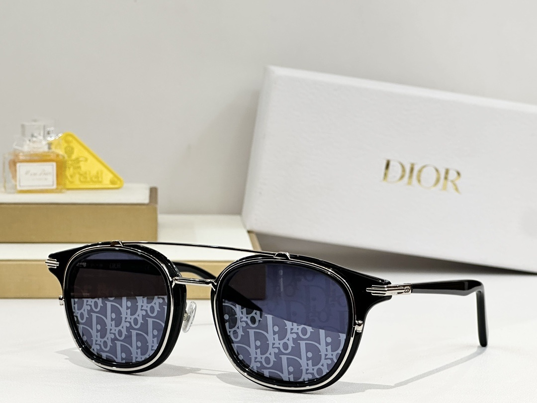 Dior Luxury Square Sunglasses – Elegant Designer Eyewear