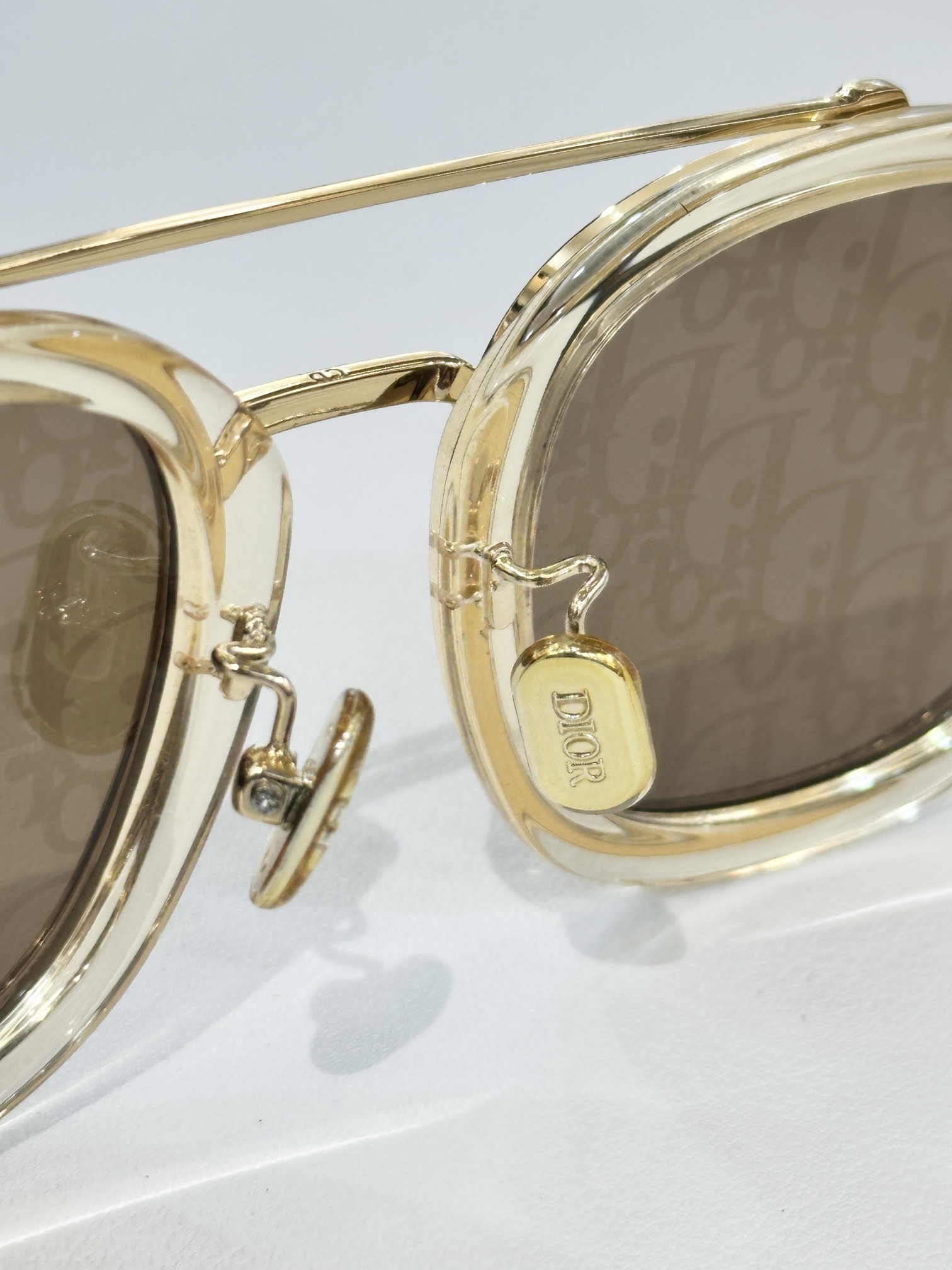 Dior Luxury Square Sunglasses – Elegant Designer Eyewear