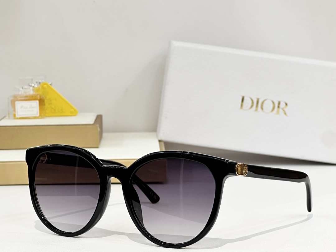 Luxury Dior Oversized Sunglasses for Women – Elegant Eyewear