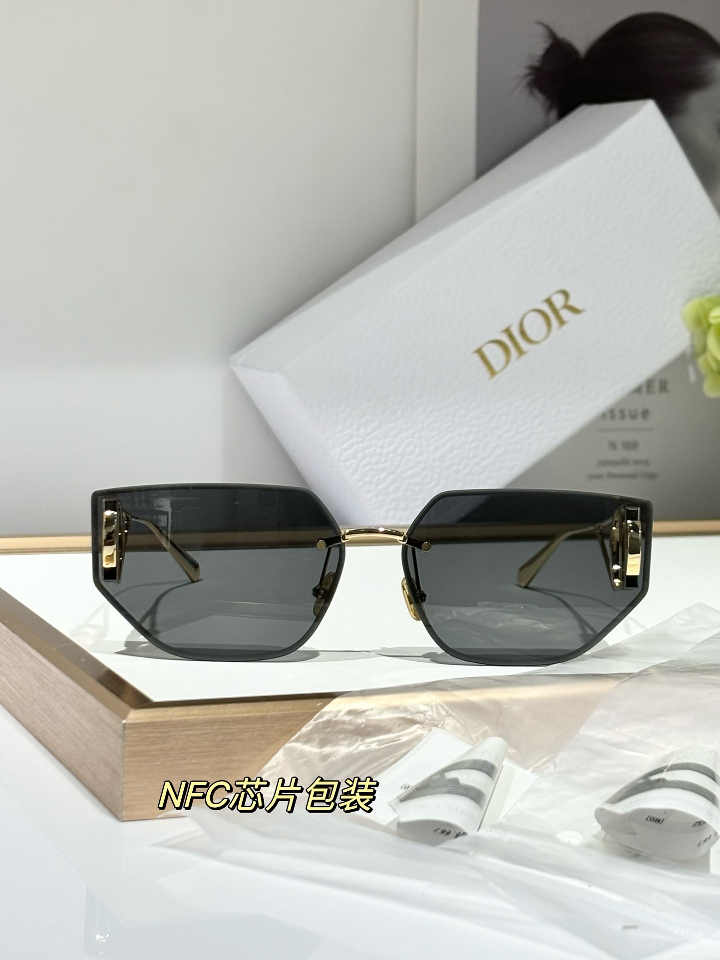 Luxury Geometric Rimless Sunglasses – Premium Designer Eyewear
