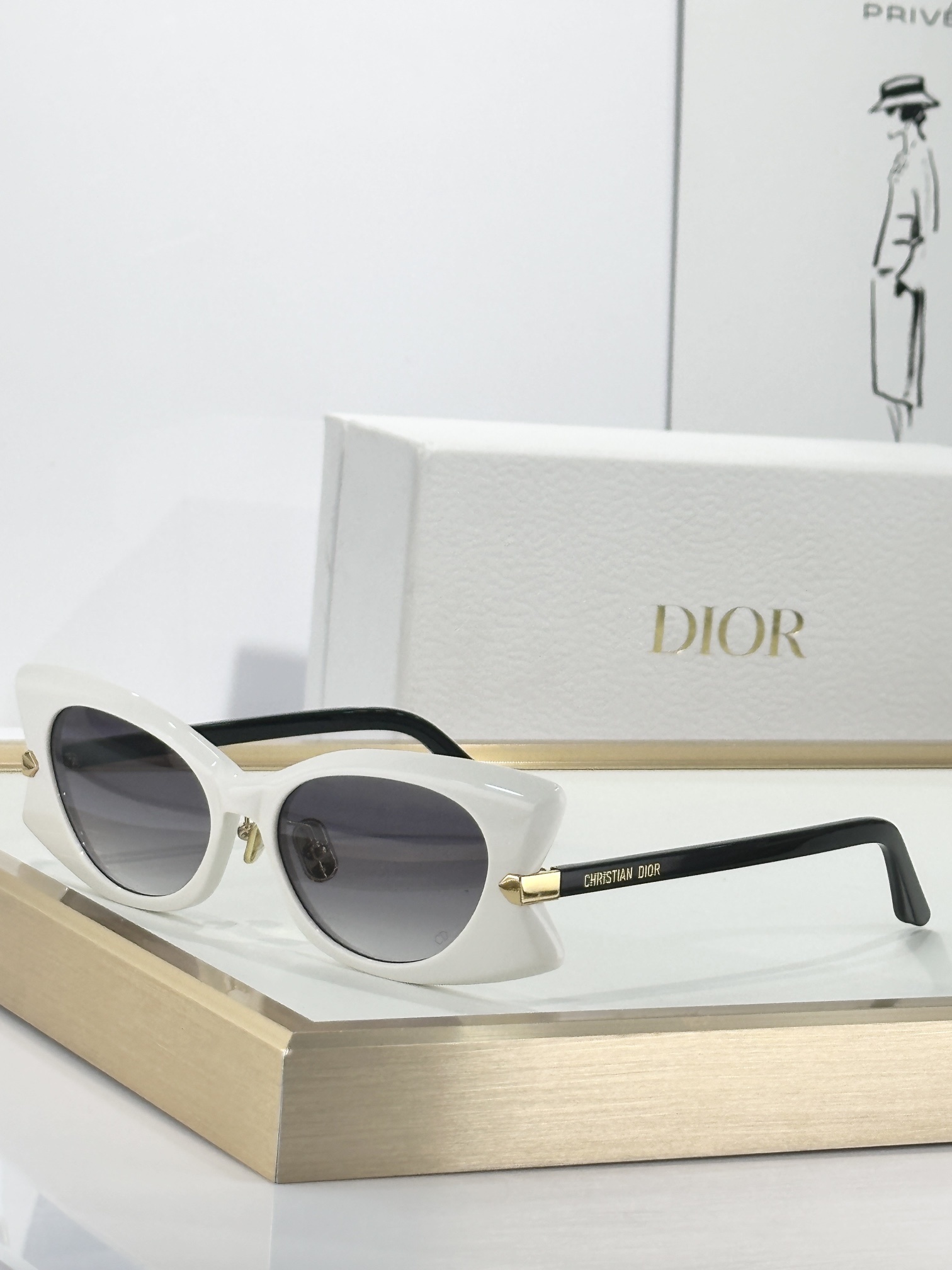 DiorButterfly S2I White Rectangular Sunglasses with Gold Signature