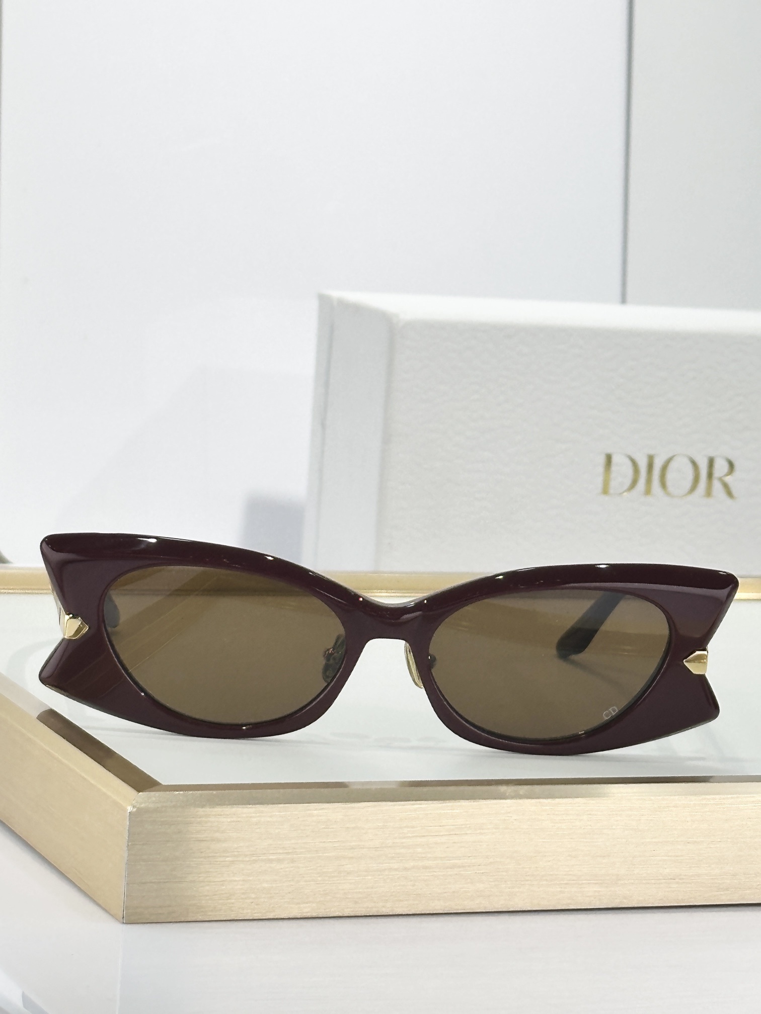 Dior Luxury Cat-Eye Sunglasses – Geometric Designer Eyewear