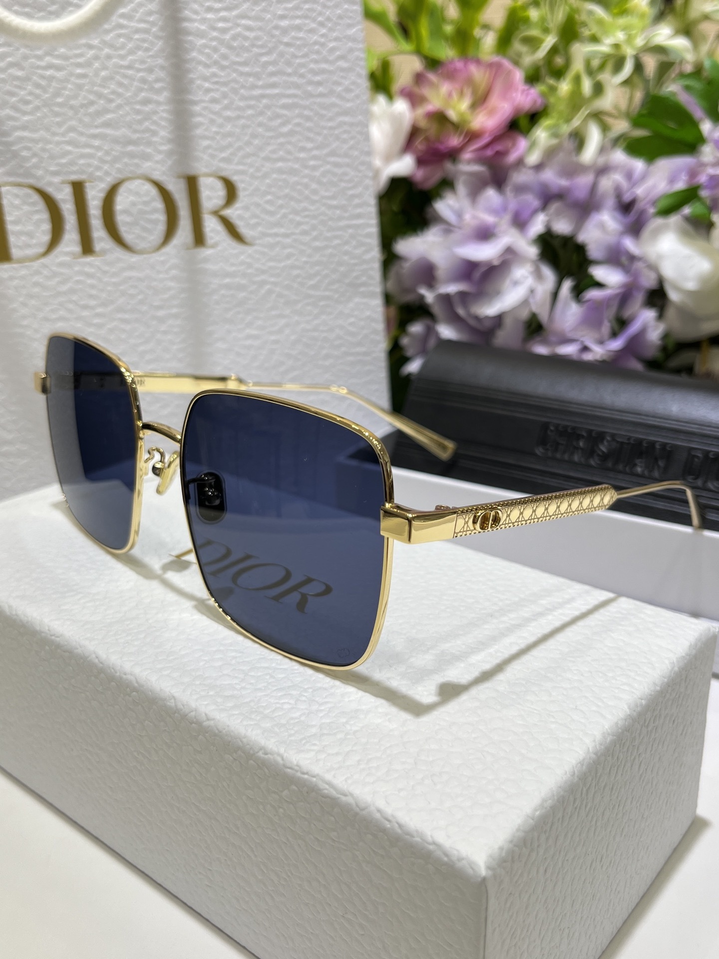 Dior DiorCannage S1U Square Sunglasses – Blue Lenses & Gold Frame