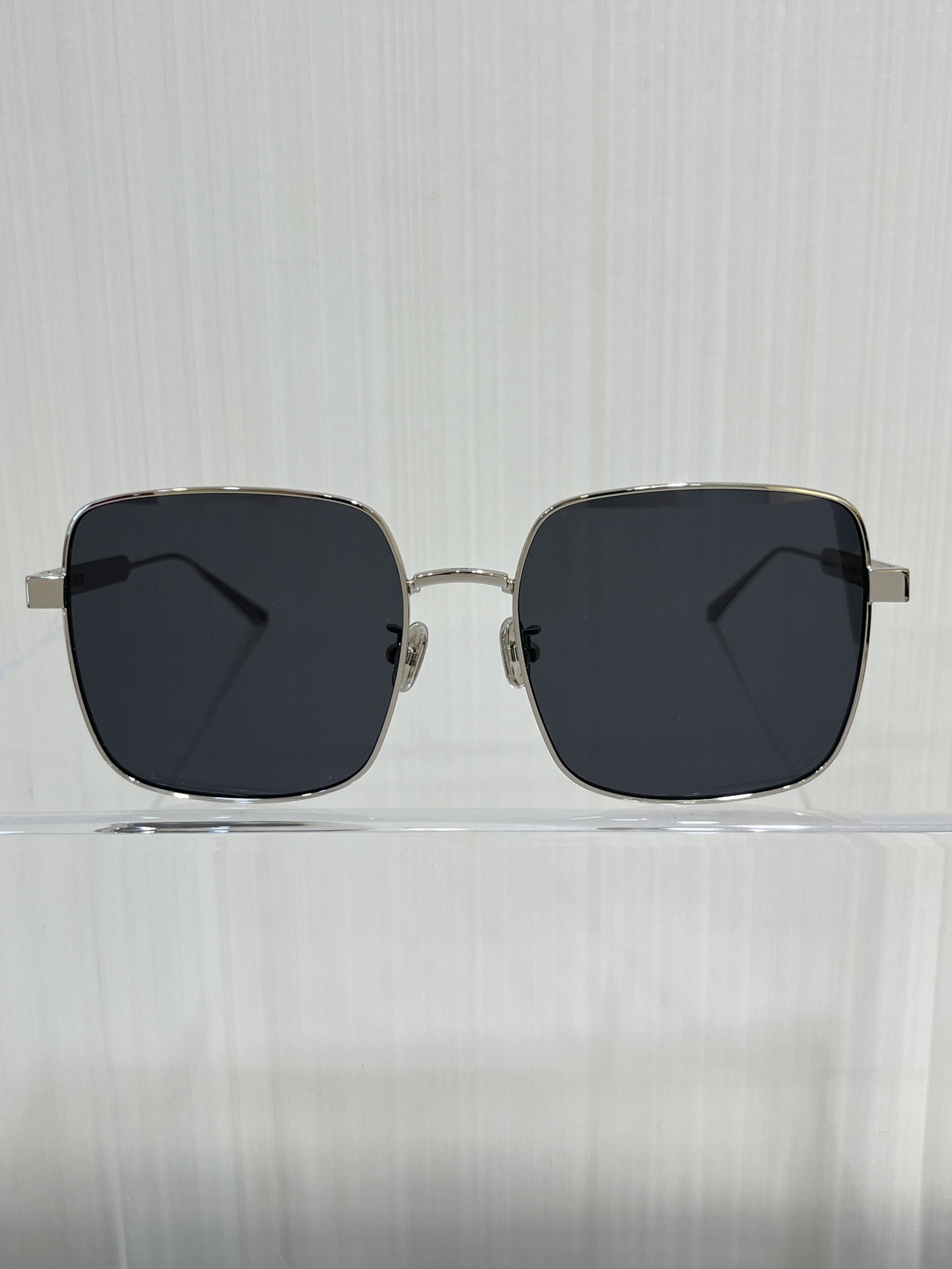 Luxury Oversized Square Sunglasses with Gold Metal Frame