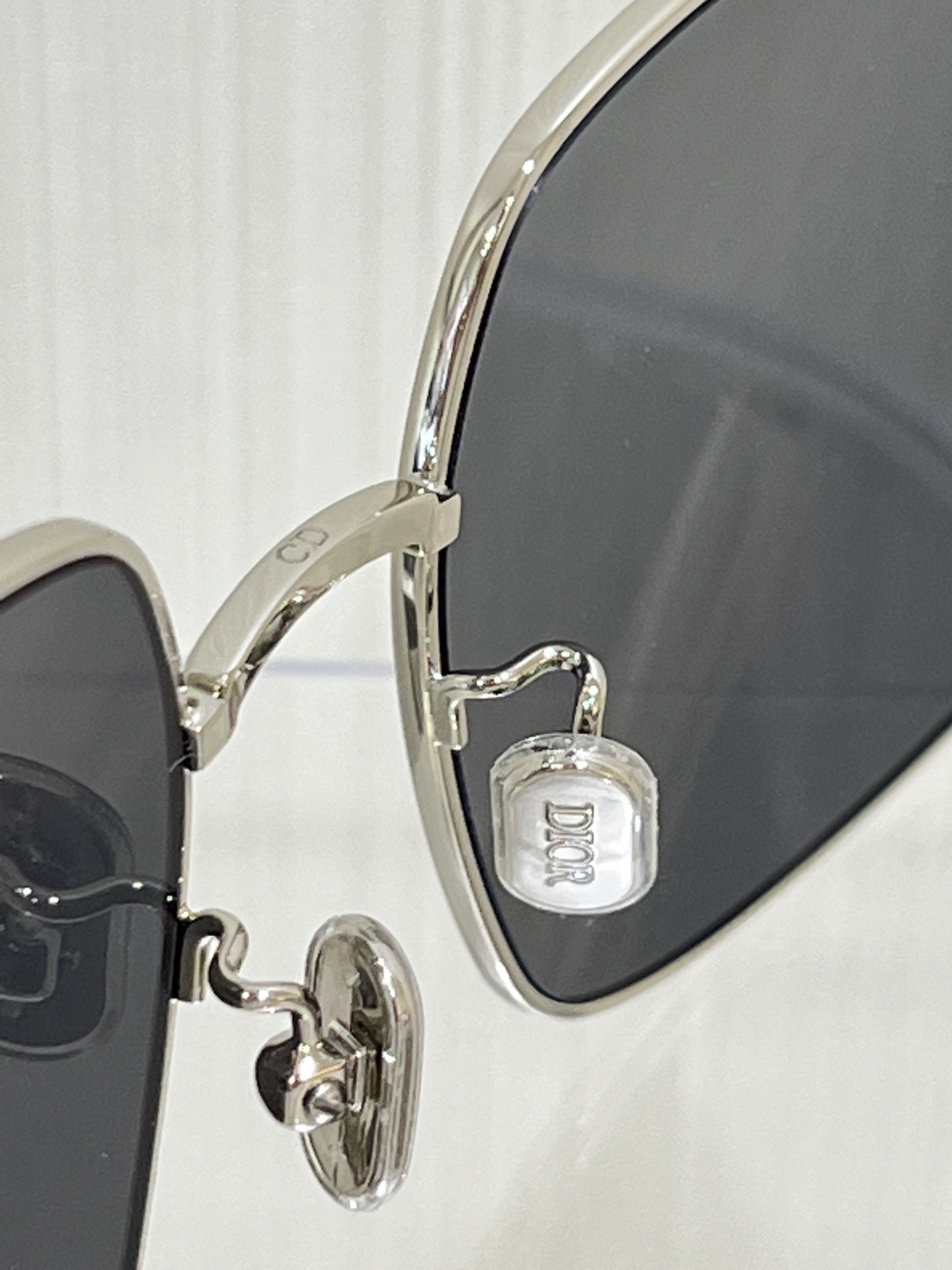 Luxury Oversized Square Sunglasses with Gold Metal Frame