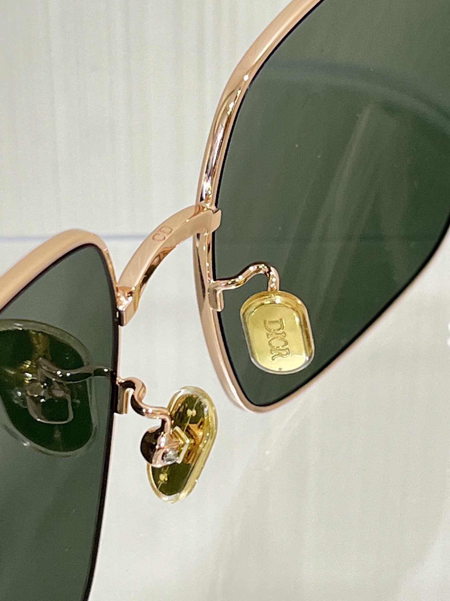 Luxury Oversized Square Sunglasses with Gold Metal Frame