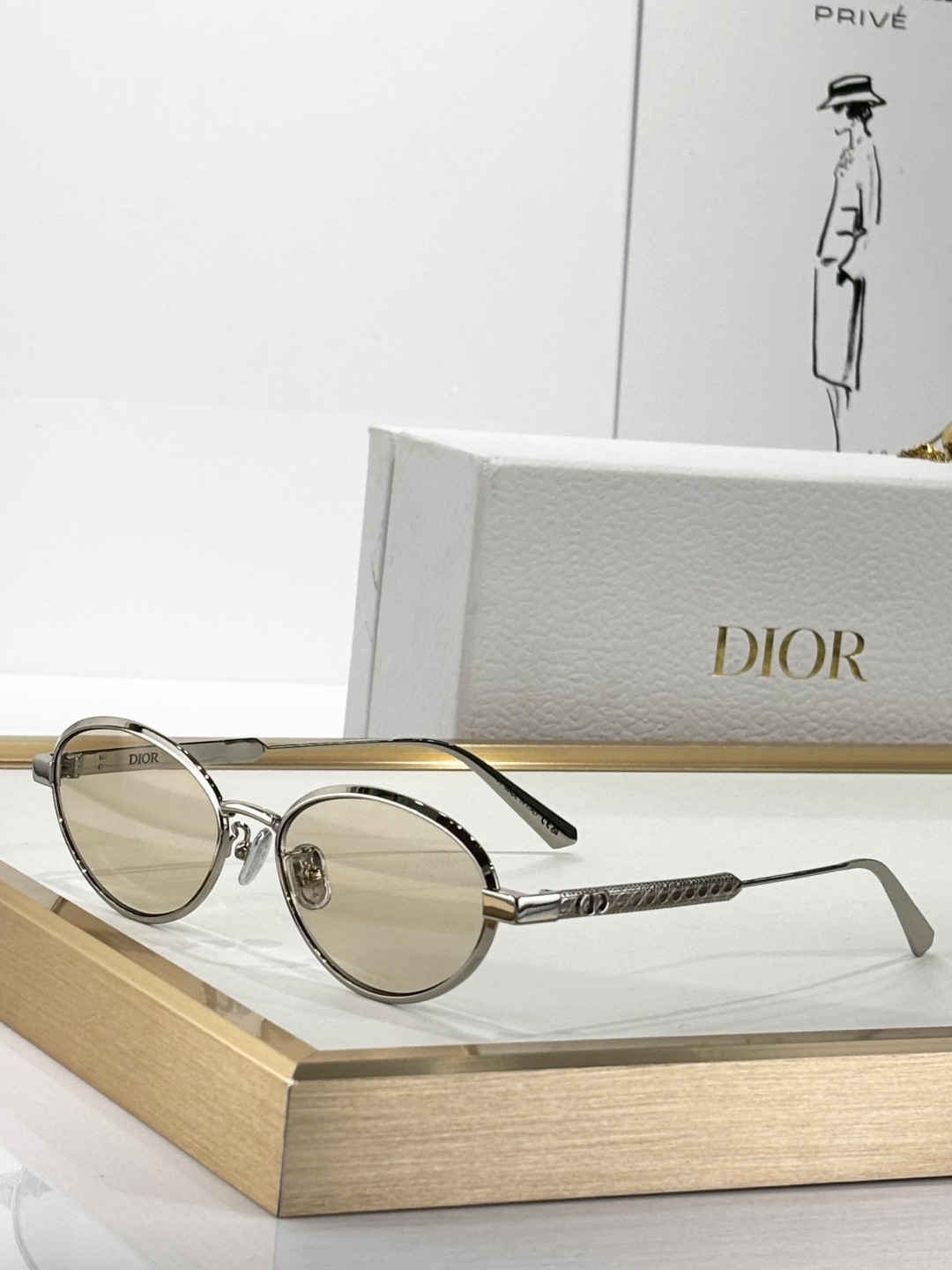 Dior Oval Metal Sunglasses – Luxury Tinted Lens Eyewear