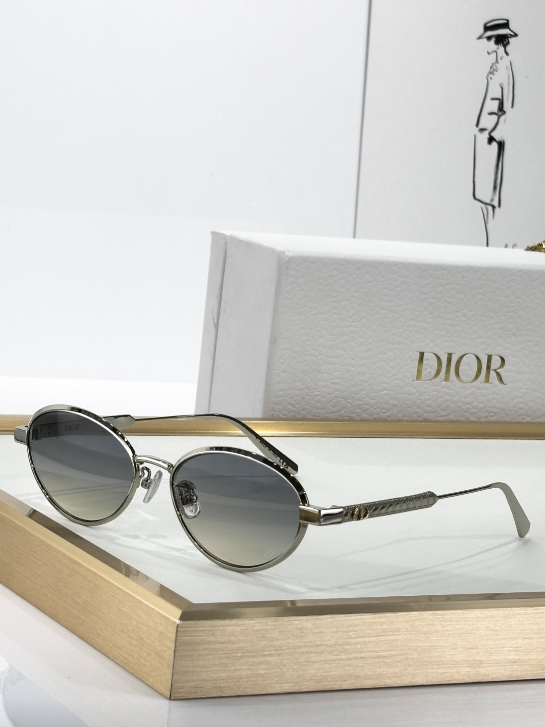 Dior Oval Metal Sunglasses – Luxury Tinted Lens Eyewear