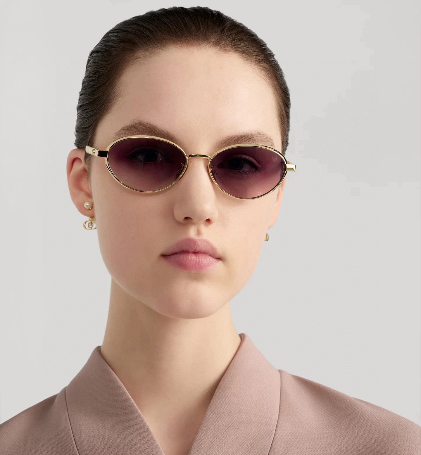 Vintage Oval Metal Sunglasses with Engraved Temples – Luxury Eyewear