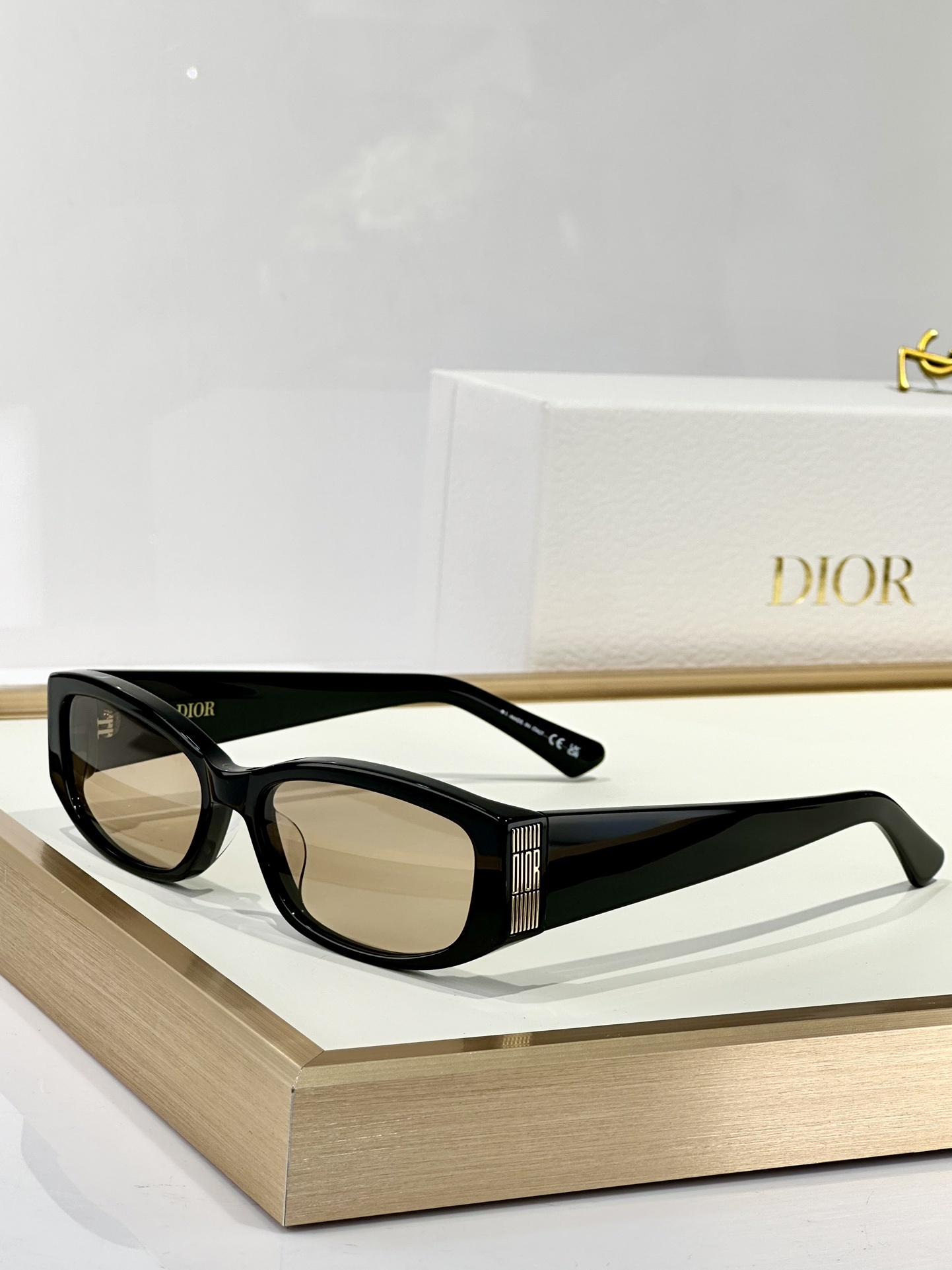 Dior Black Frame Sunglasses – Brown Lens, Logo Accent