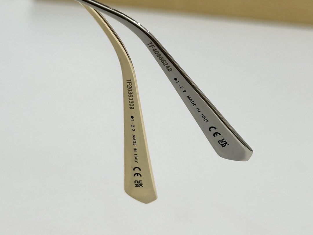 Dior Oversized Rimless Square Sunglasses – Luxury CD Logo