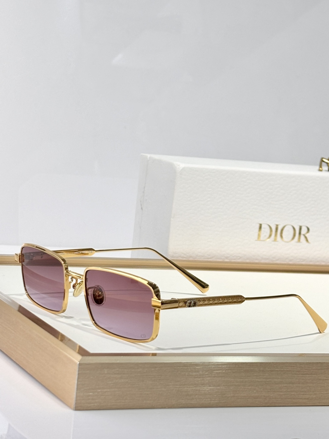 Dior Cannage S2U Rectangular Sunglasses – Gold & Purple Gradient